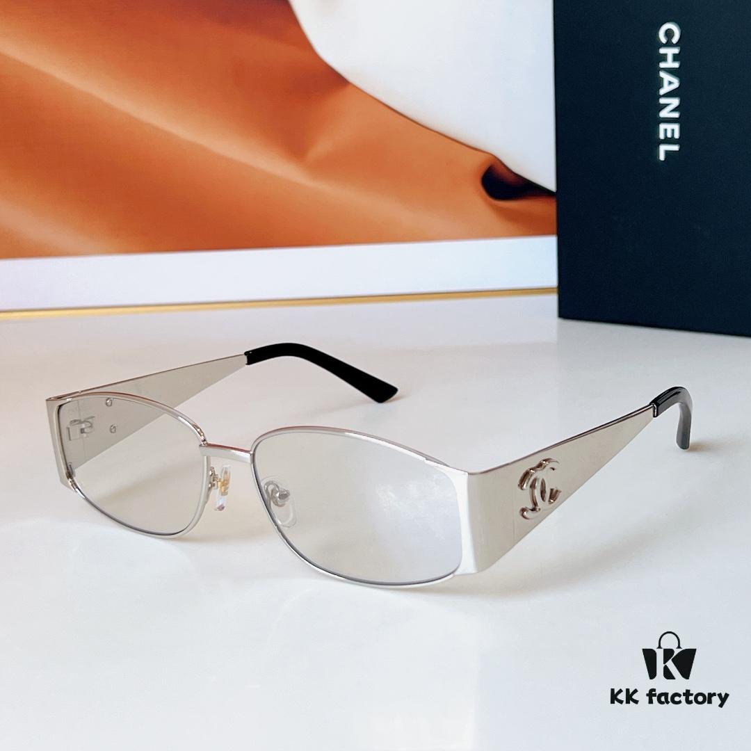 135 CHANEL MODEL: 08846 Size: 65-14-145