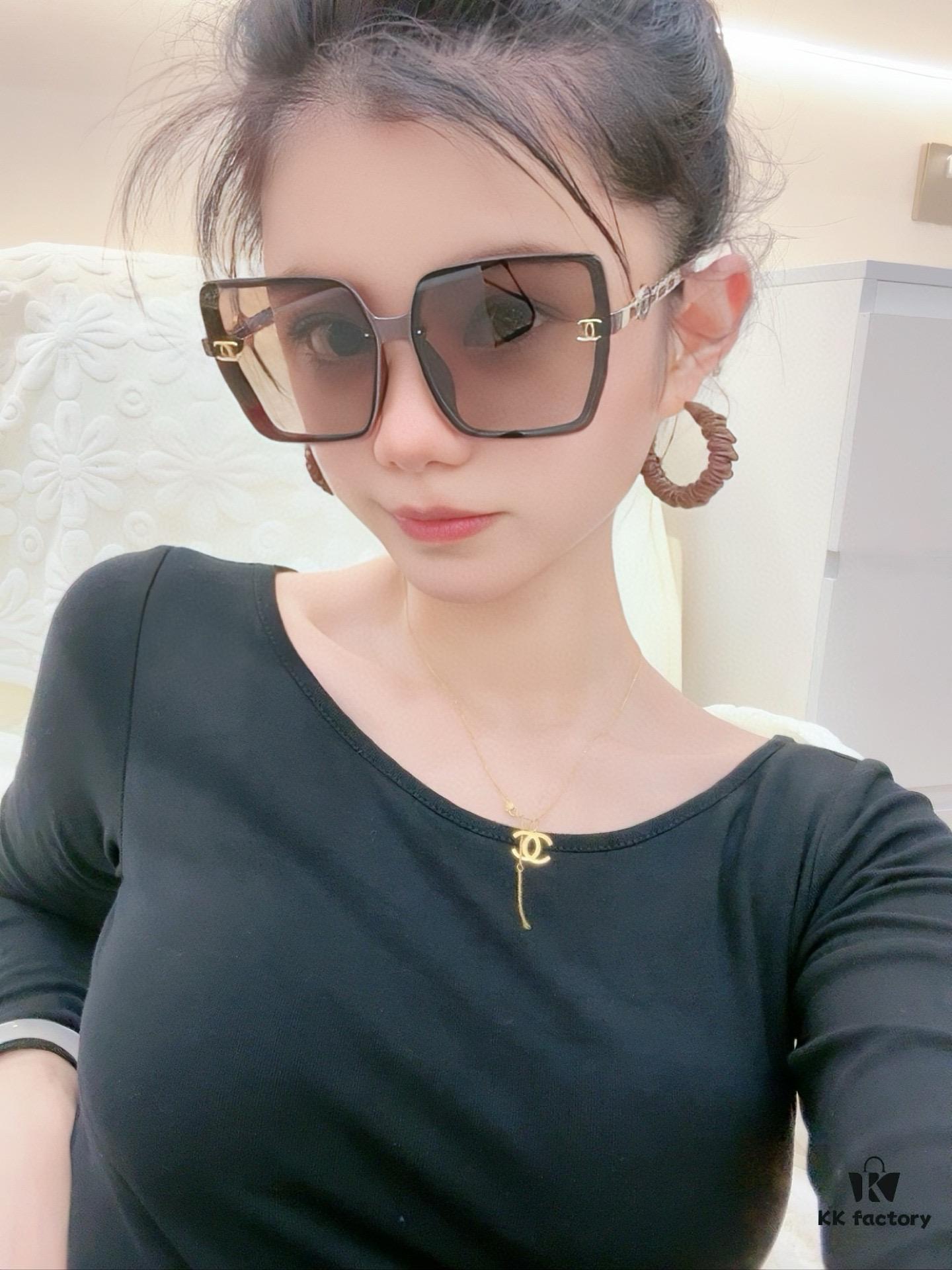 6931f79a3a89a121ed548f7e New CHANEL Sunglasses CH7626