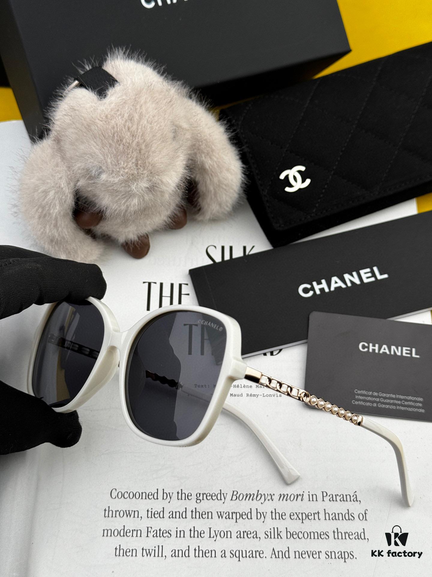6931f79d3a89a121ed548faf New CHANEL Pearl Sunglasses