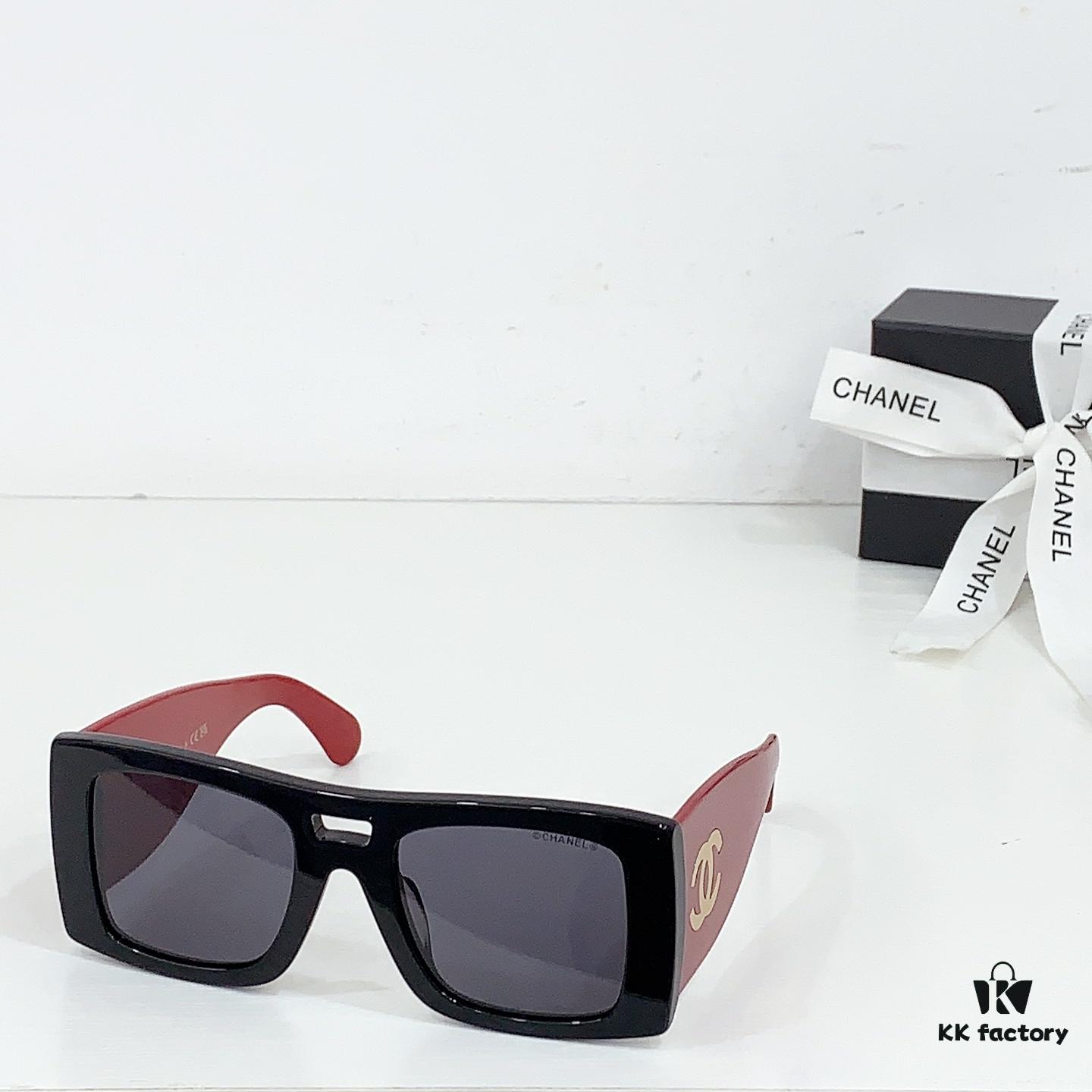 135 CHANEL Sunglasses