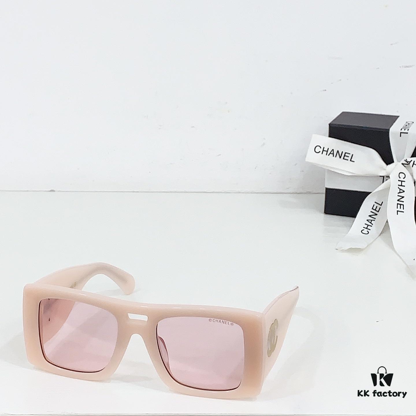 135 CHANEL Sunglasses