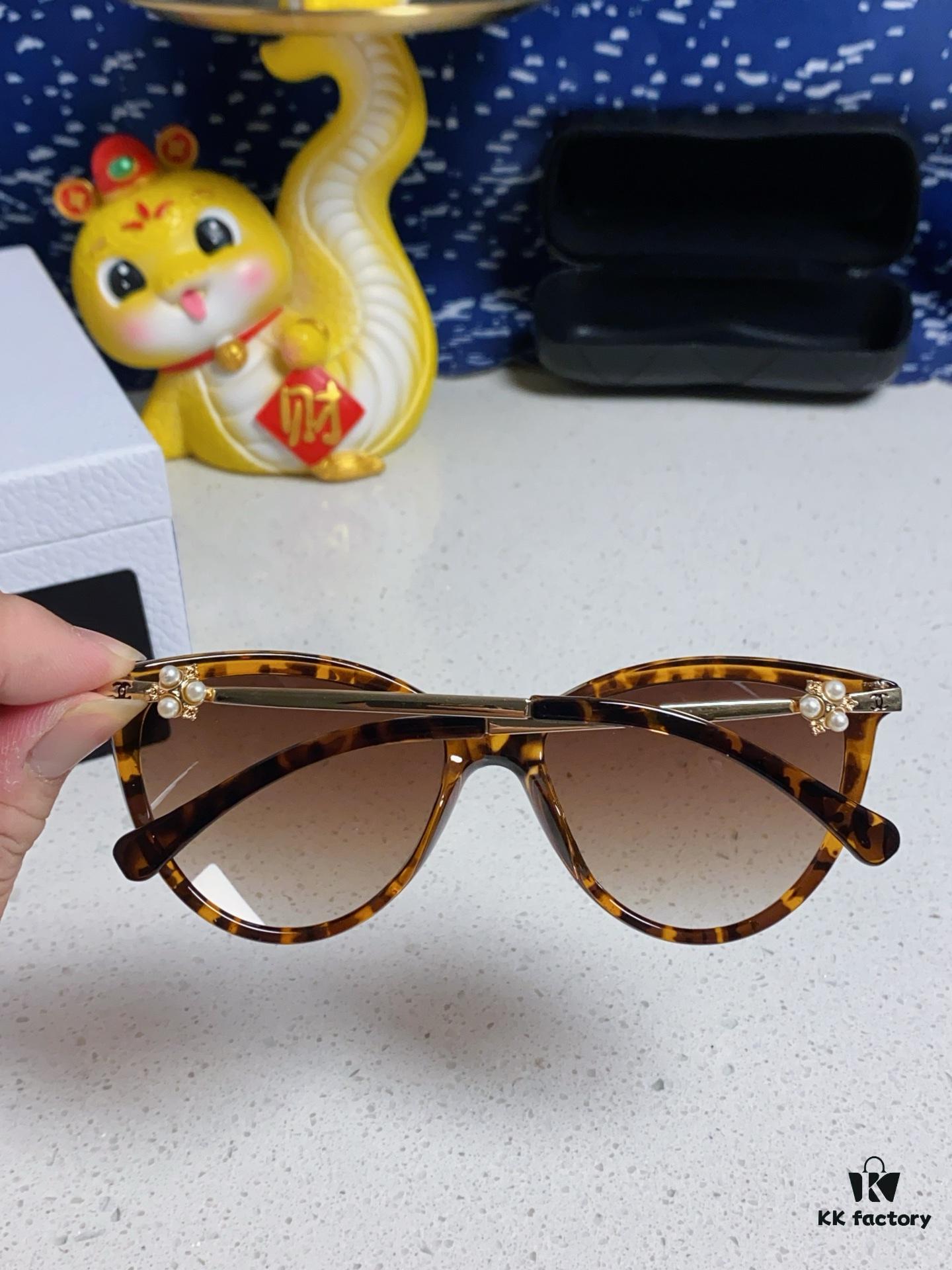 Chanel 2025 New Arrival Trendy Sunglasses Unisex High-Quality Frame Eyewear