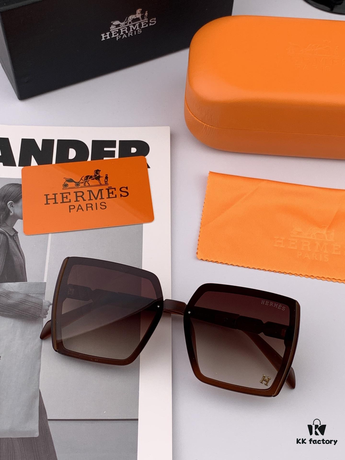 New CHANEL Sunglasses CH3600