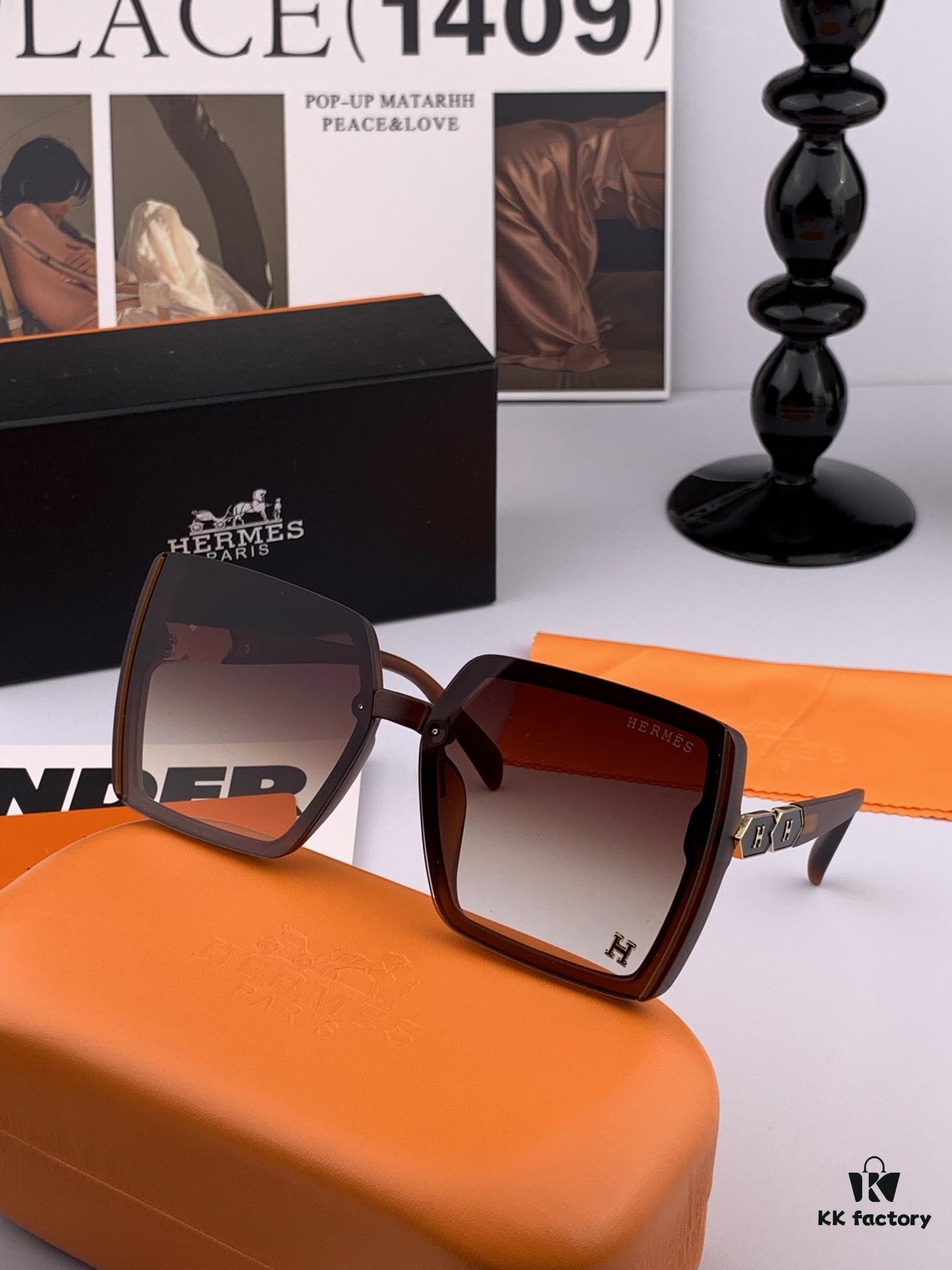 New CHANEL Sunglasses CH3600