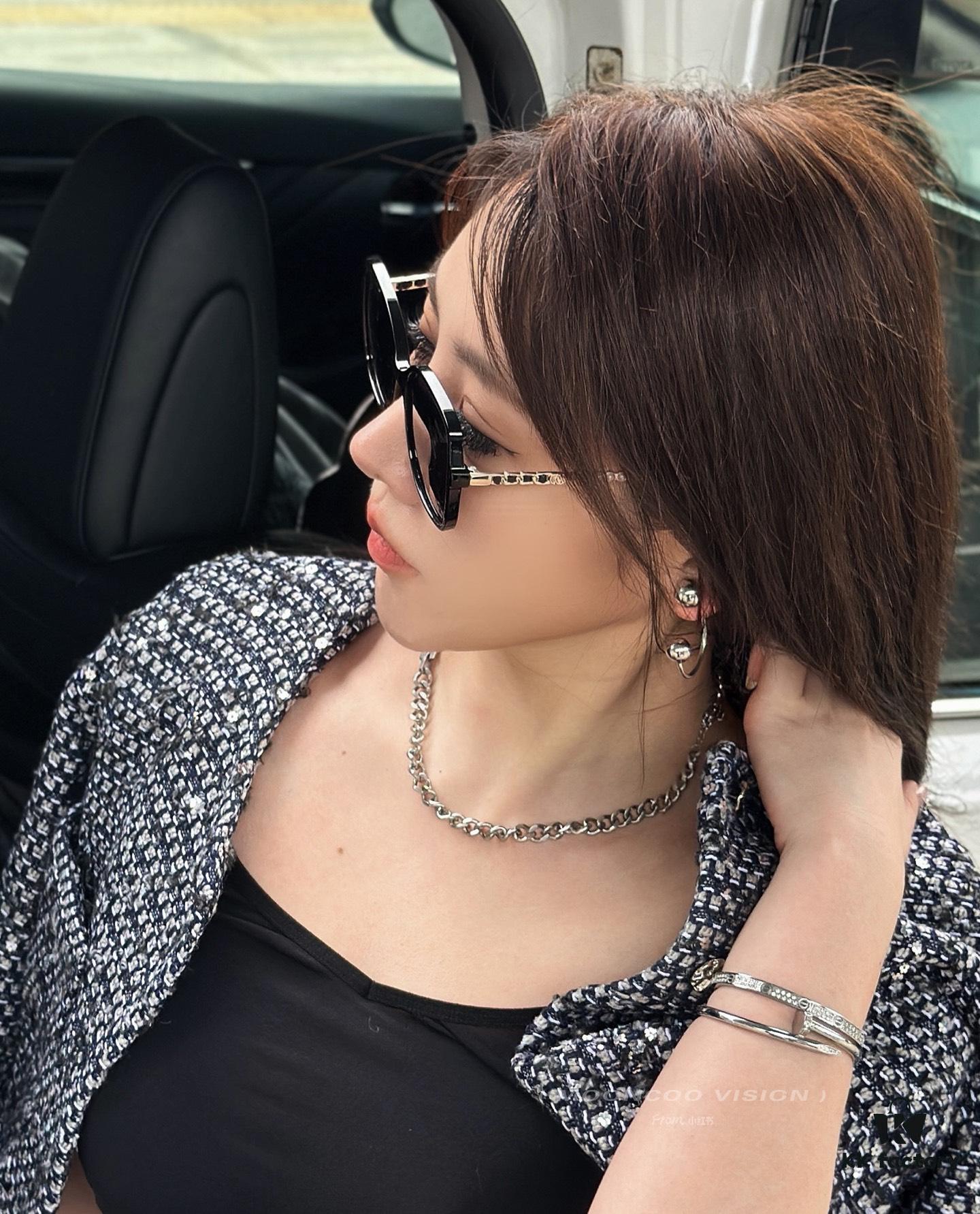 6931f7cf3a89a121ed54926a New CHANEL Pearl Sunglasses