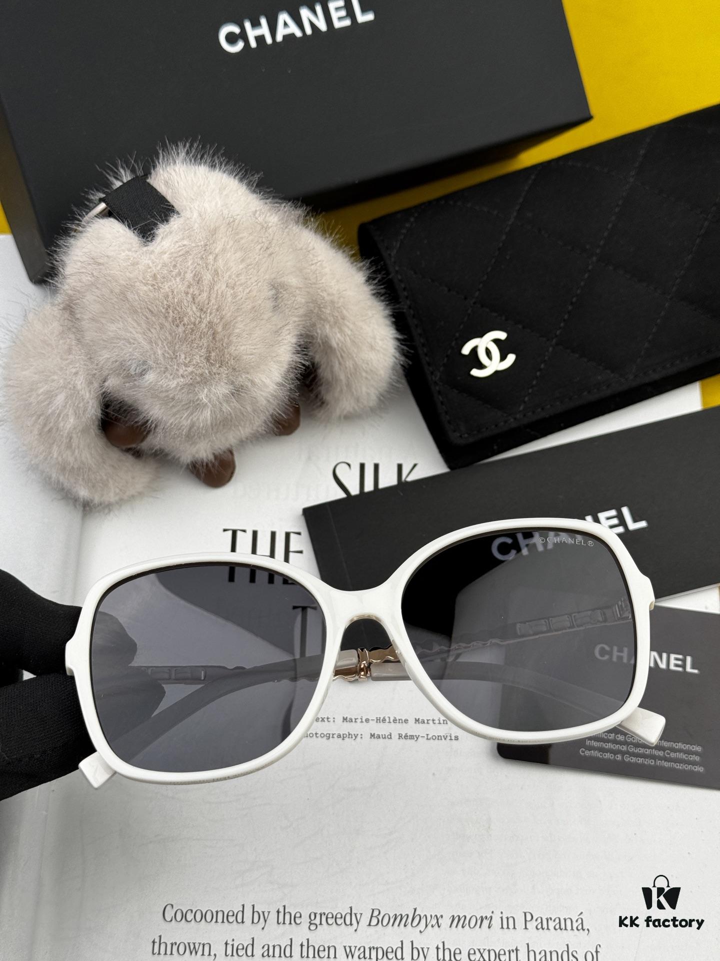 6931f7cf3a89a121ed54926b New CHANEL Pearl Sunglasses