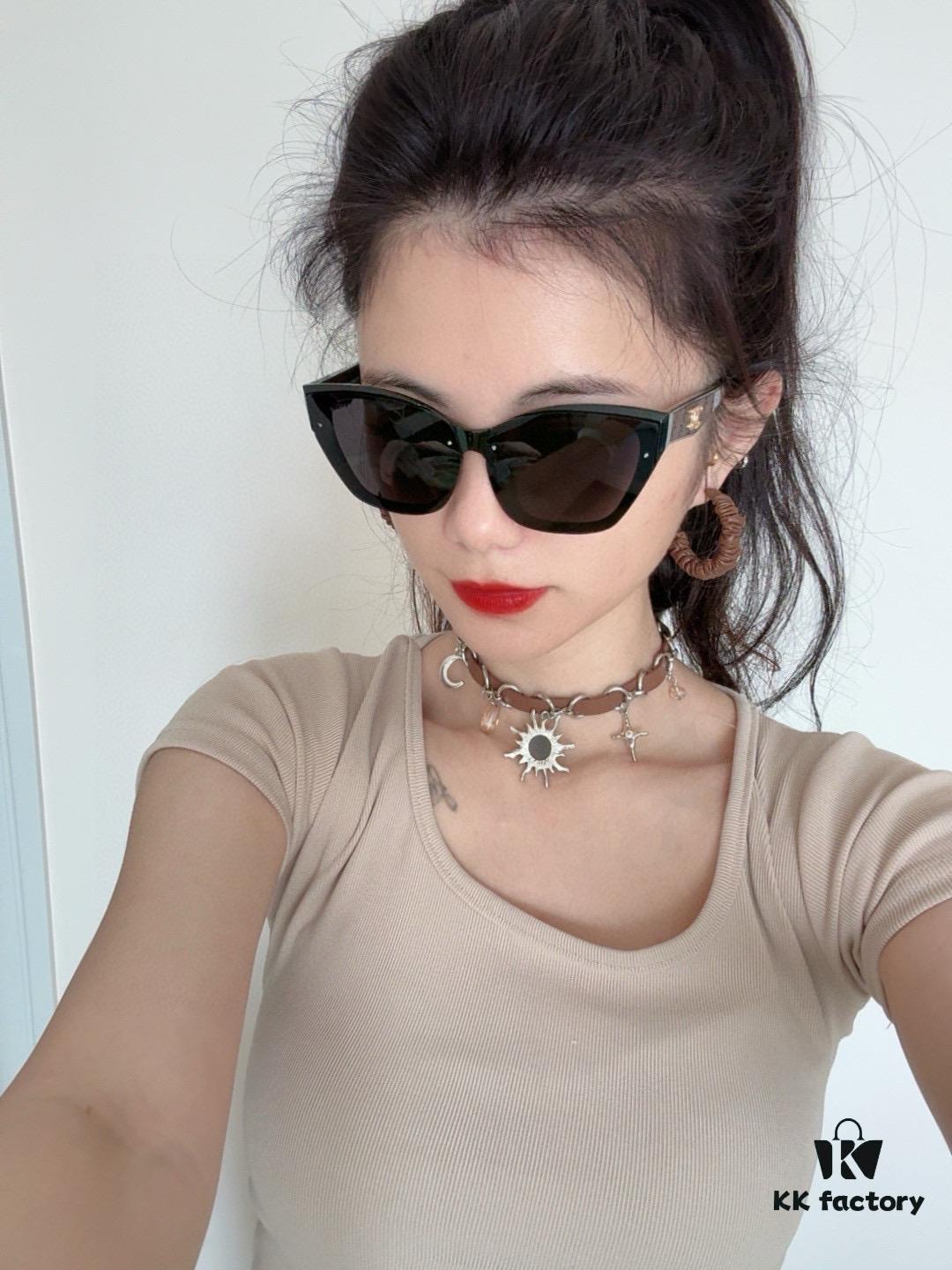 6931f7d03a89a121ed54927b Chanel Oversized Square Sunglasses Classic Square Frame Design, Flattering on All Face Shapes, Polarized UV-Protective Lenses, Ideal with Coats or Dresses