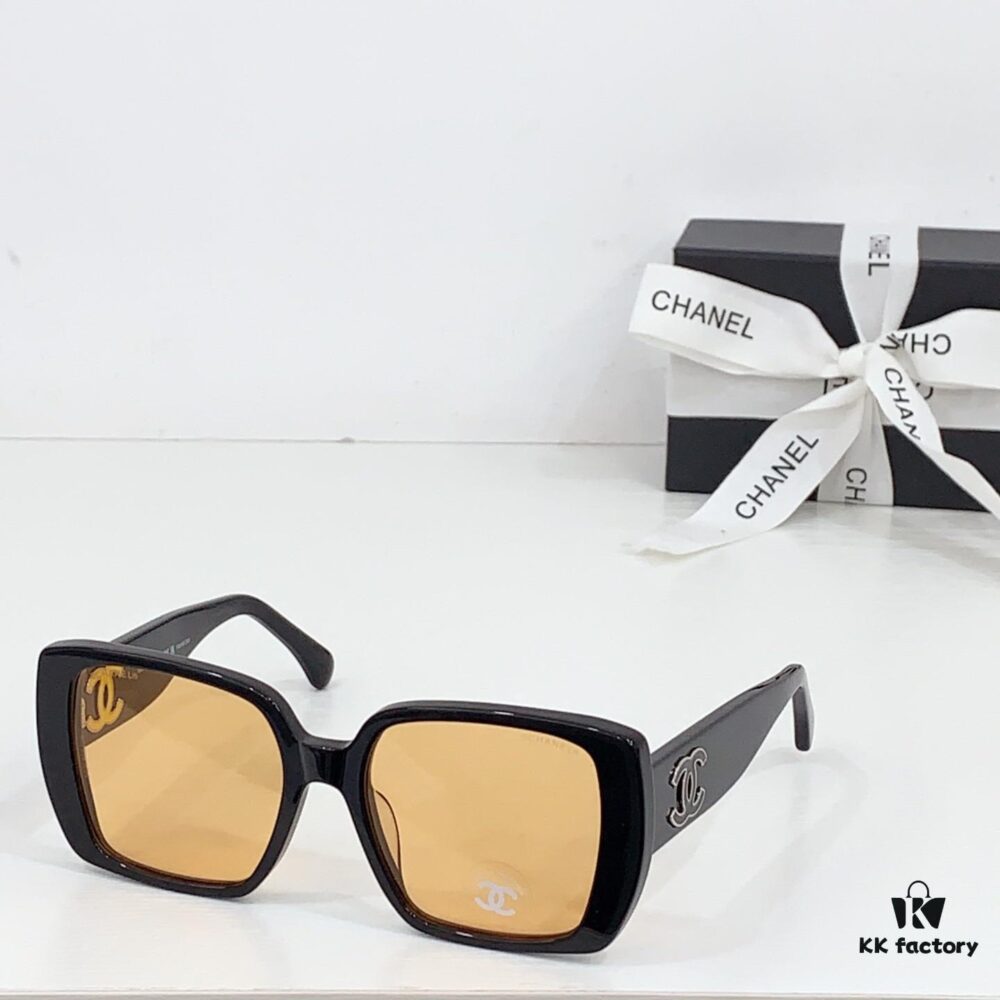 6931f7e03a89a121ed54936e 135 CHANEL MODEL: CH5541 SIZE: 54-18-145 Sunglasses