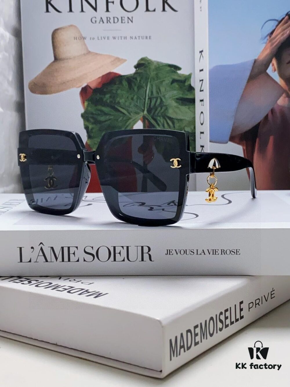 6931f8163a89a121ed54967d Chanel 2025 New Arrival Fashion Sunglasses, Stylish Oversized Gradient Lens Sun Glasses with UV Protection, Compact Design to Flatter Face Shape, Raincoat Charm Pendant
