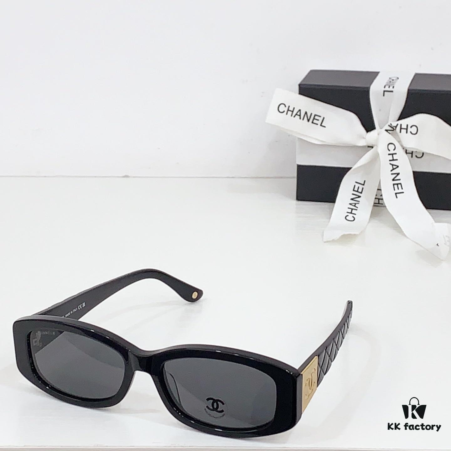 150 CHANEL, Frosted Metal Hardware for Enhanced Texture, MODEL: C74573S, SIZE: 52-18-145