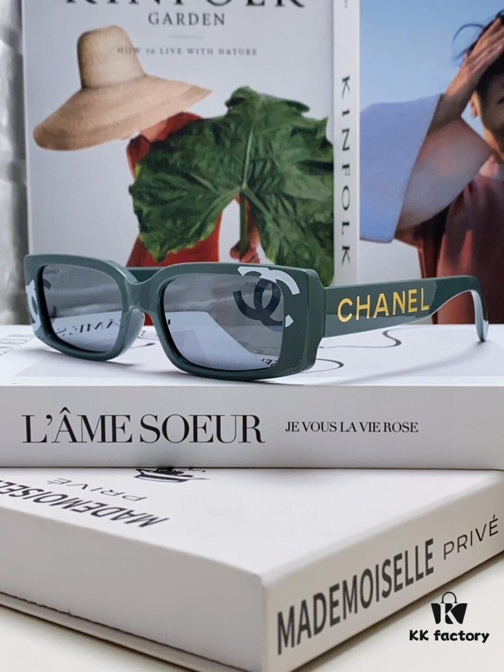 6931f8283a89a121ed549773 Chanel 2025 Summer New Arrival Popular on Xiaohongshu CC Large Logo Sunglasses