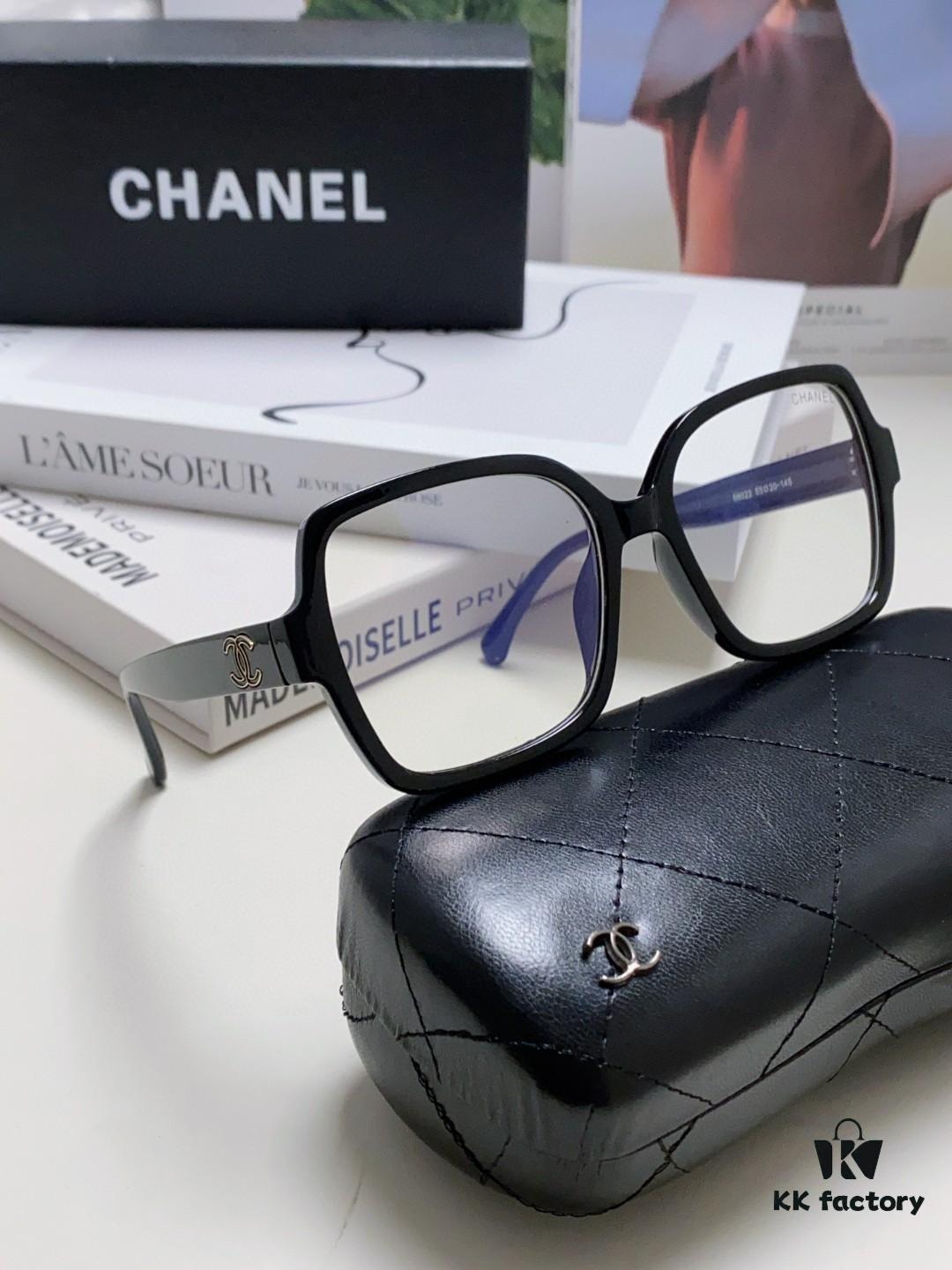 6931f8303a89a121ed5497e2 Chanel Small Logo Eyeglass Frame, Panda Color, Suitable for Prescription Lenses, Stylish and Face-Framing