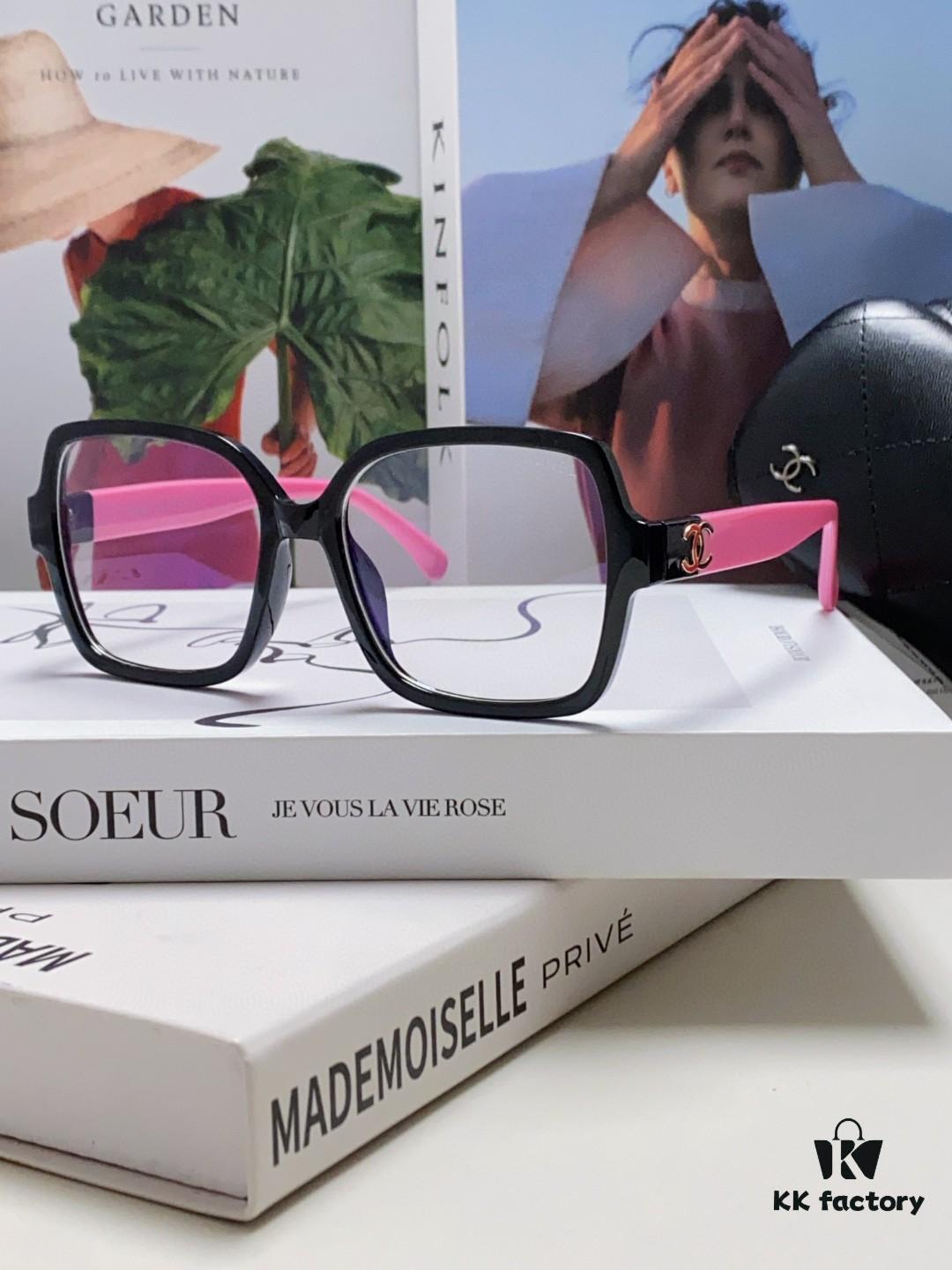 6931f8313a89a121ed5497f1 Chanel Small Logo Eyeglass Frame, Panda Color, Suitable for Daily Wear with or without Prescription Lenses, Stylish and Face-Framing Design