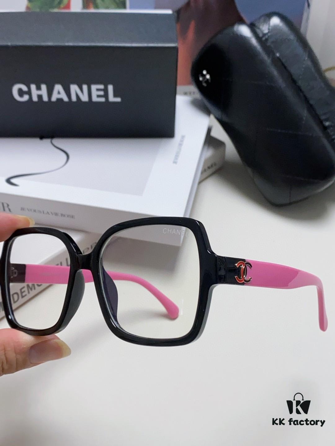 6931f8313a89a121ed5497f6 Chanel Small Logo Eyeglass Frame, Panda Color, Suitable for Daily Wear with or without Prescription Lenses, Stylish and Face-Framing Design