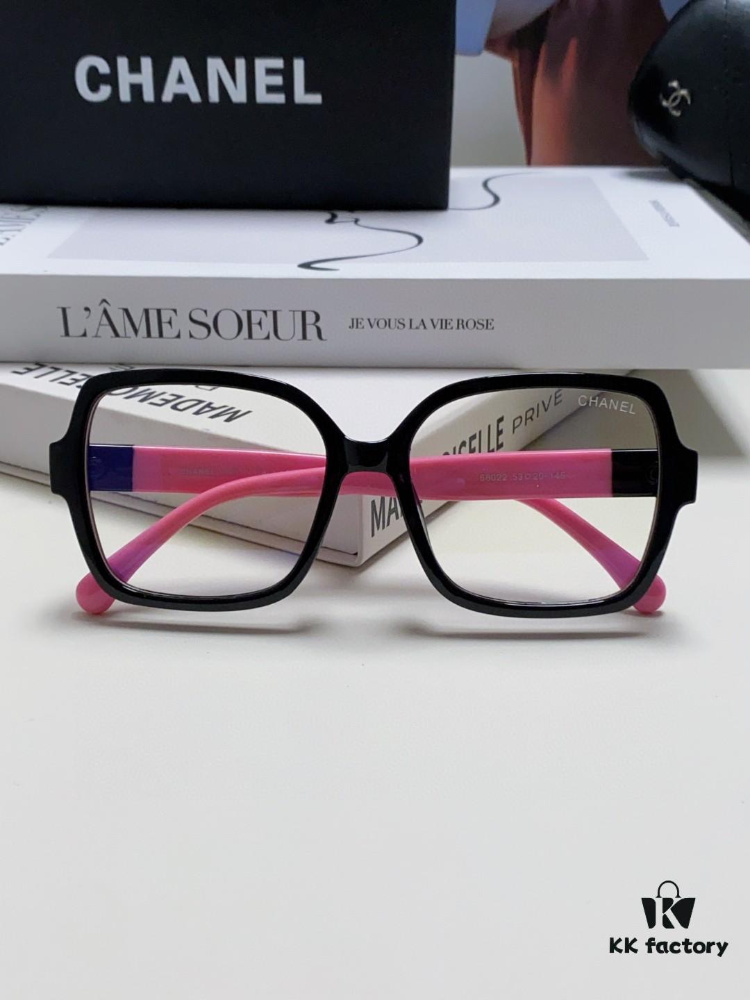 6931f8313a89a121ed5497f7 Chanel Small Logo Eyeglass Frame, Panda Color, Suitable for Daily Wear with or without Prescription Lenses, Stylish and Face-Framing Design