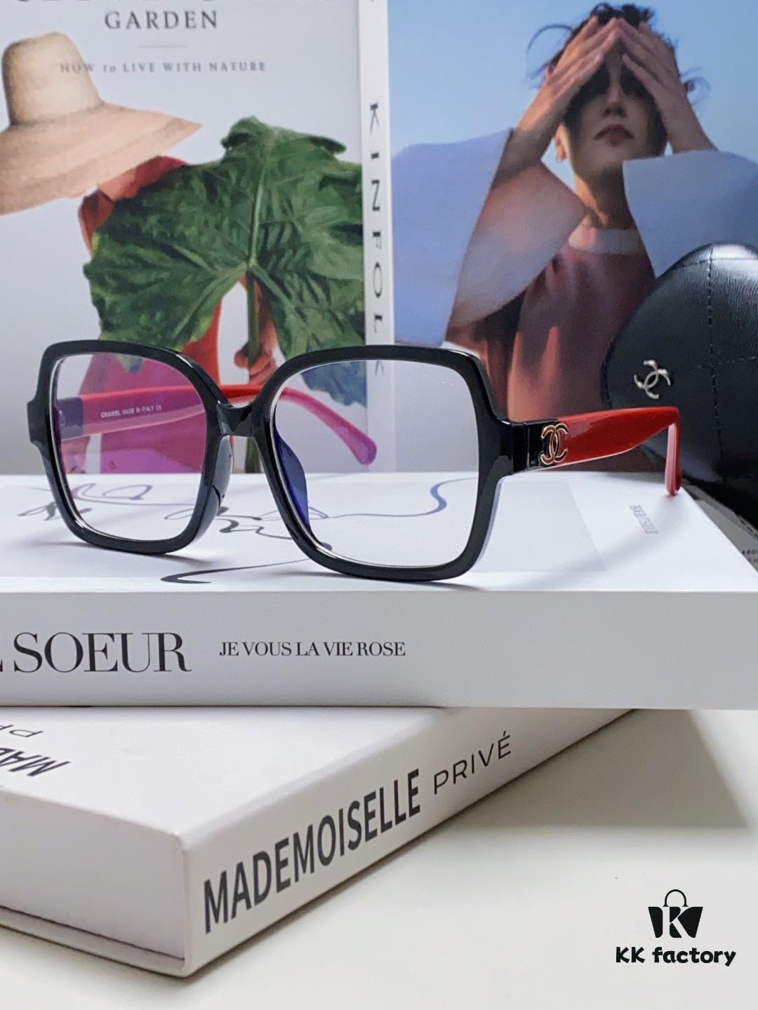 6931f8313a89a121ed5497fb Chanel Small Logo Eyeglass Frame, Panda Color Scheme, Suitable for Prescription Lenses, Non-Rimmed Design for a Slimming Facial Look