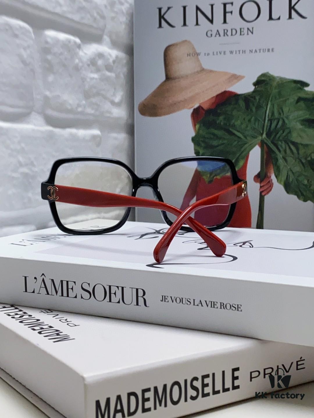 6931f8313a89a121ed5497fd Chanel Small Logo Eyeglass Frame, Panda Color Scheme, Suitable for Prescription Lenses, Non-Rimmed Design for a Slimming Facial Look