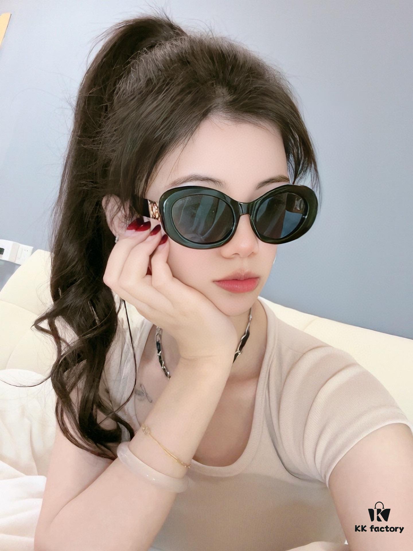 6931f84b3a89a121ed54996b New CHANEL Sunglasses CH95803