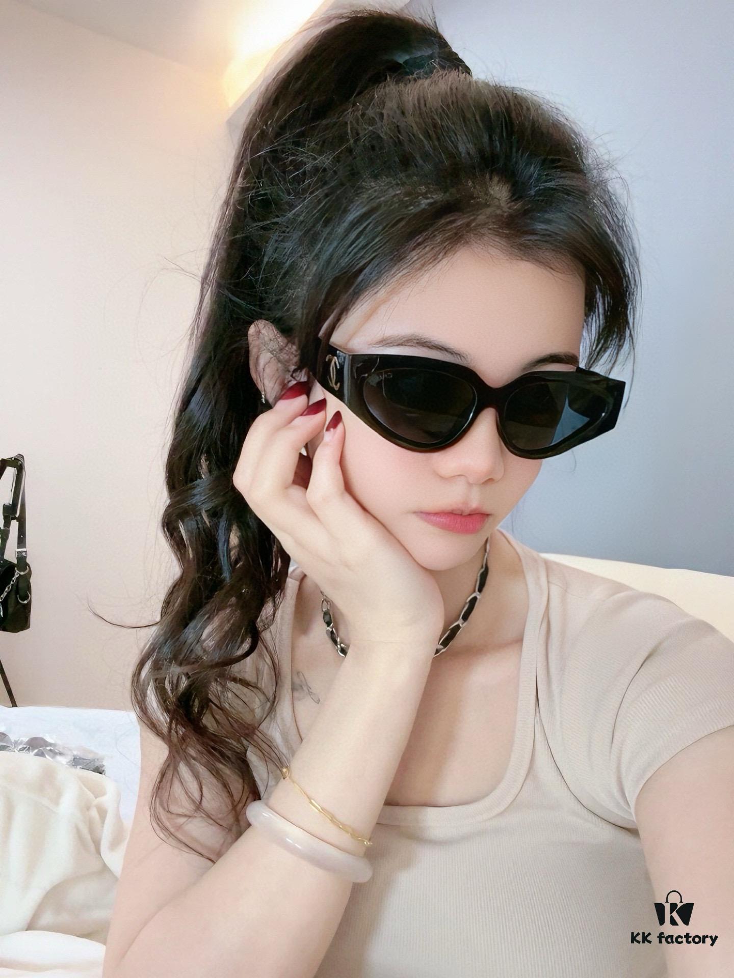 6931f84c3a89a121ed549974 Chanel Sunglasses Classic Small Frame Design UV Protection Model CH55800