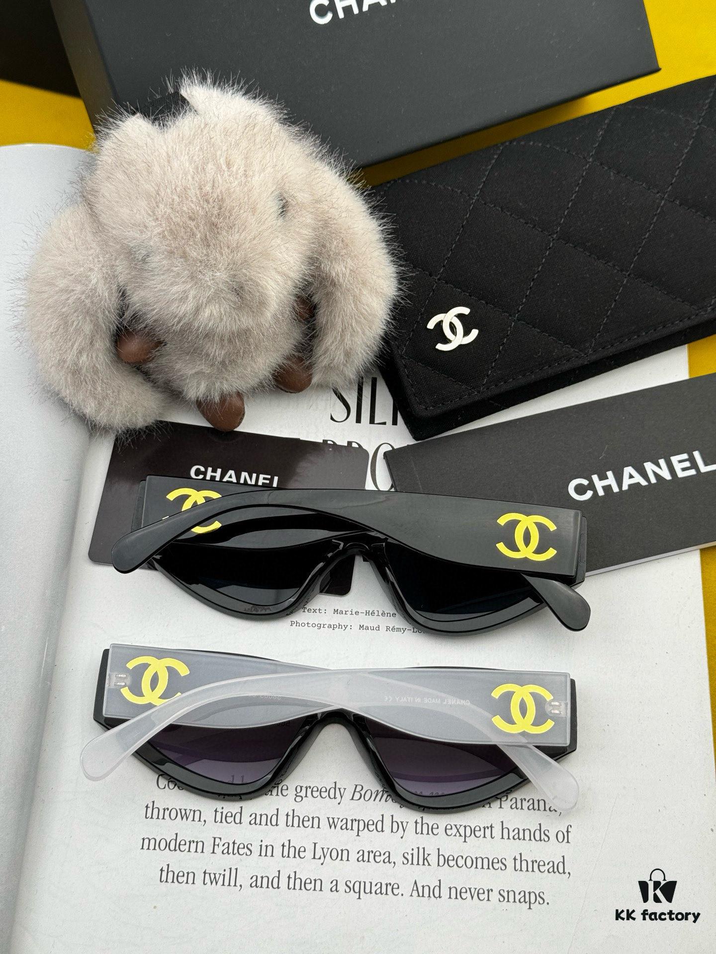 6931f84c3a89a121ed54997b Chanel Sunglasses Classic Small Frame Design UV Protection Model CH55800