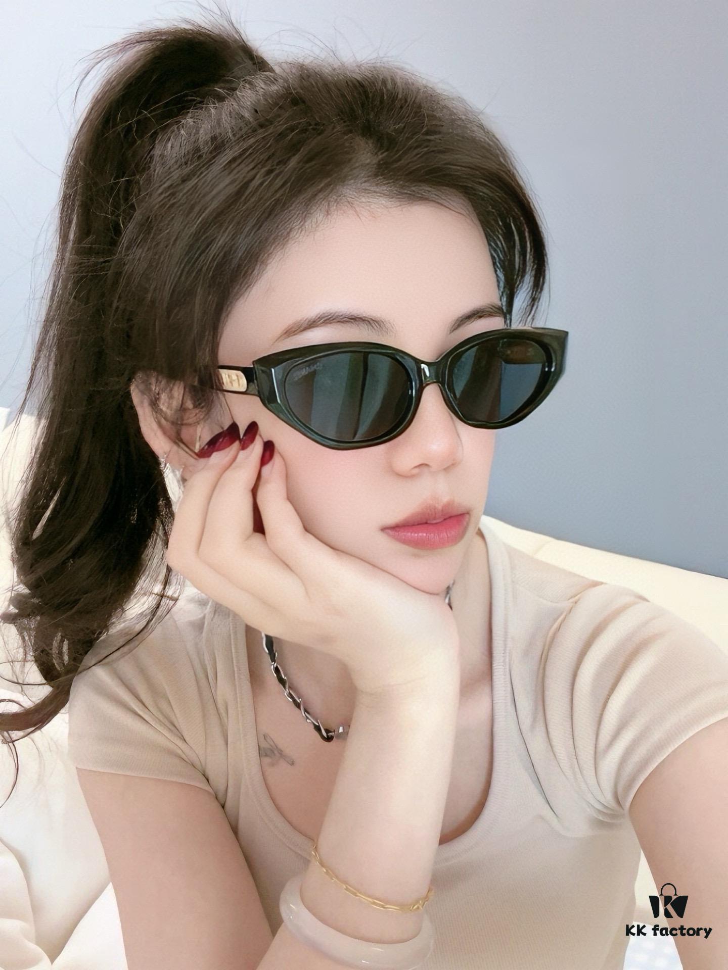 6931f84e3a89a121ed549990 Chanel Sunglasses Classic Small Frame Design UV Protection Model CH95802