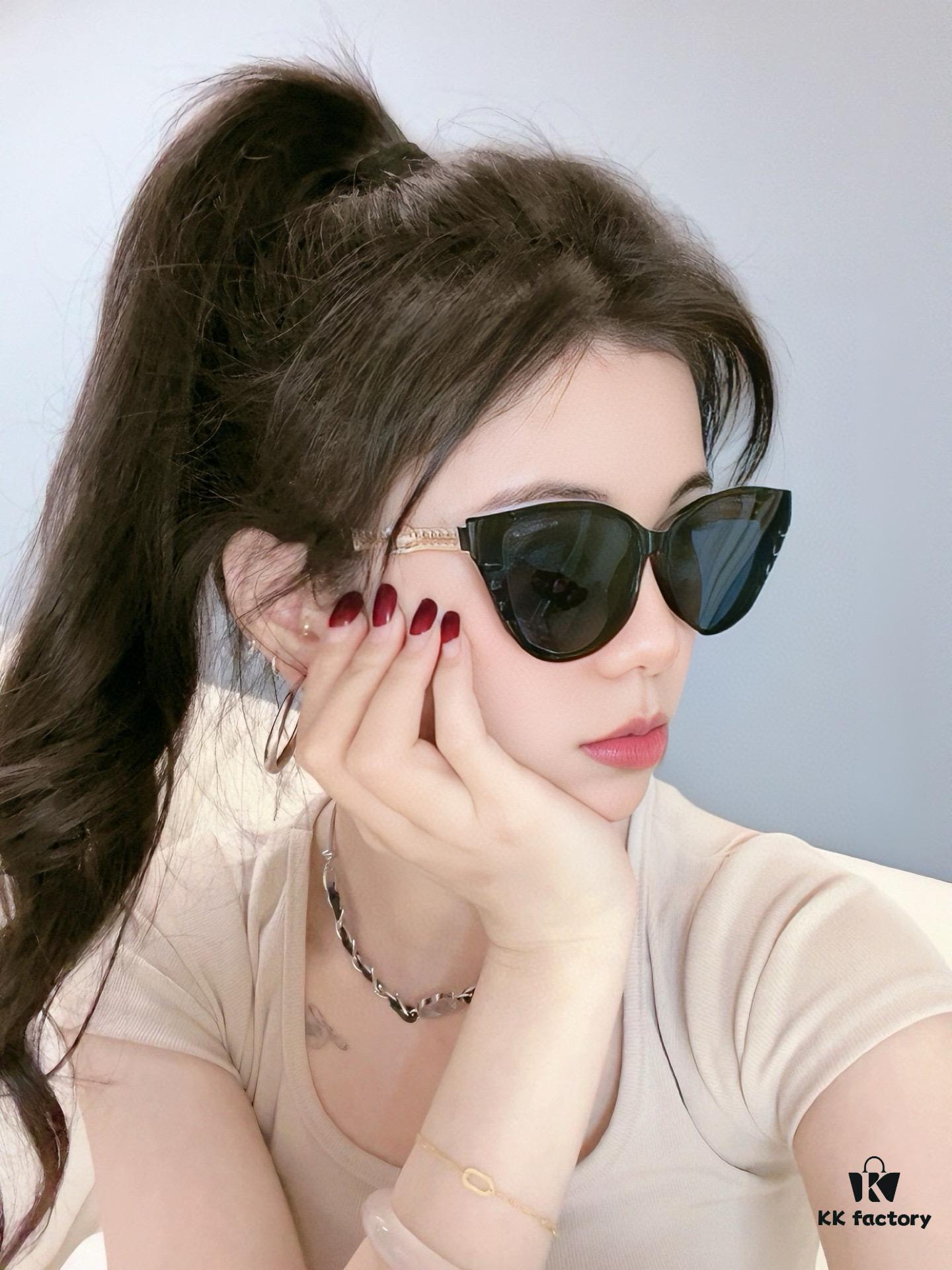 6931f8513a89a121ed5499bc Chanel Oversized Square Sunglasses Classic Frame UV-Protective Shades