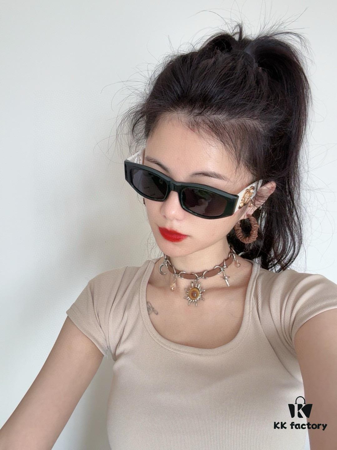 6931f8533a89a121ed5499d8 Chanel Oversized Square Sunglasses Classic Frame Design, Universal Fit for All Face Shapes, Polarized UV-Protective Lenses, Suitable with Coats or Dresses, Stylish and Elegant - Model: CH9231