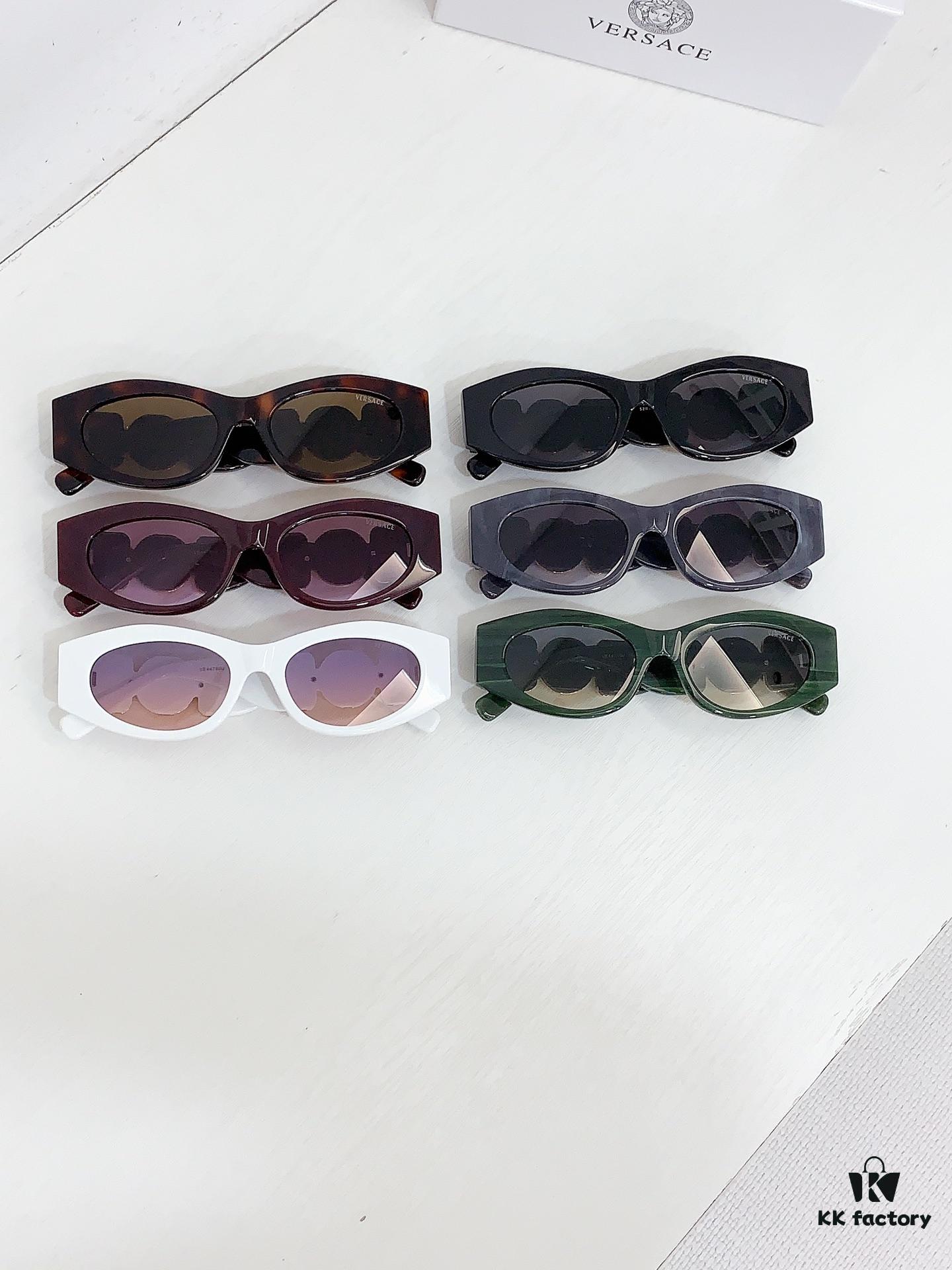 135 VERSACE MODEL: VE4478OU SIZE: 52-19-148 Sunglasses