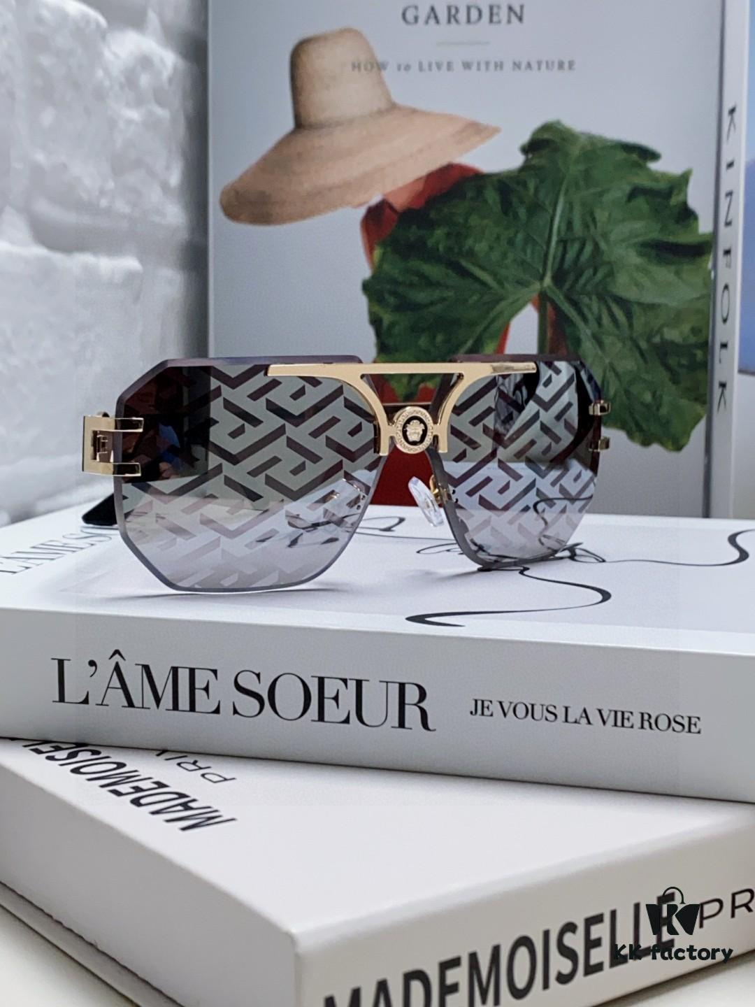 6931f8753a89a121ed549bb0 VERSACE Versace 2025 European and American Fashion Women's Square Oversized Full-Rim Sunglasses, Carved Design Xiaohongshu Style