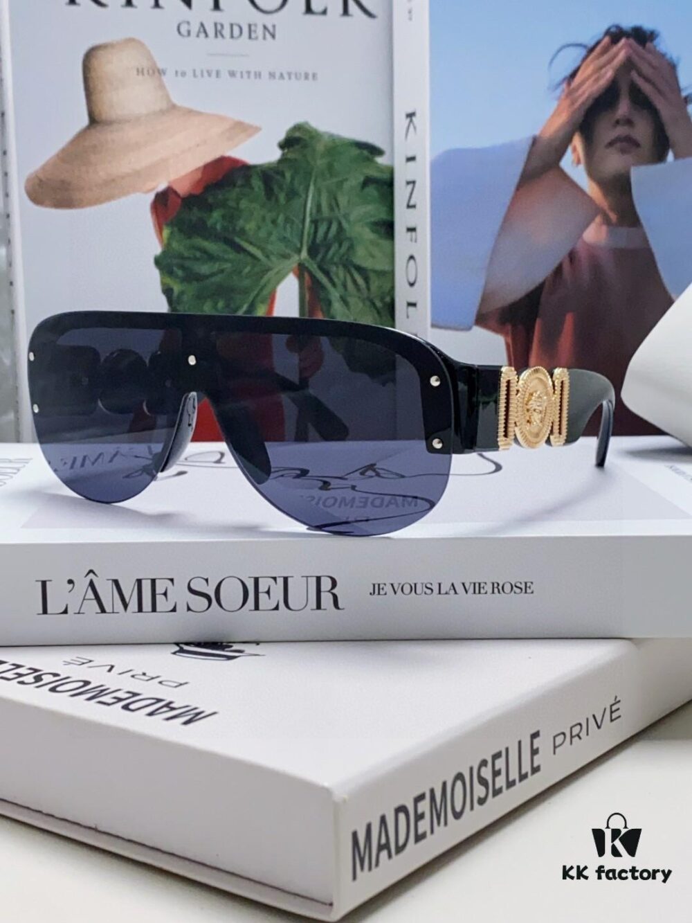 6931f88e3a89a121ed549d10 Versace Men's One-Piece Aviator Sunglasses, Retro Oversized Unisex Fashion Shades