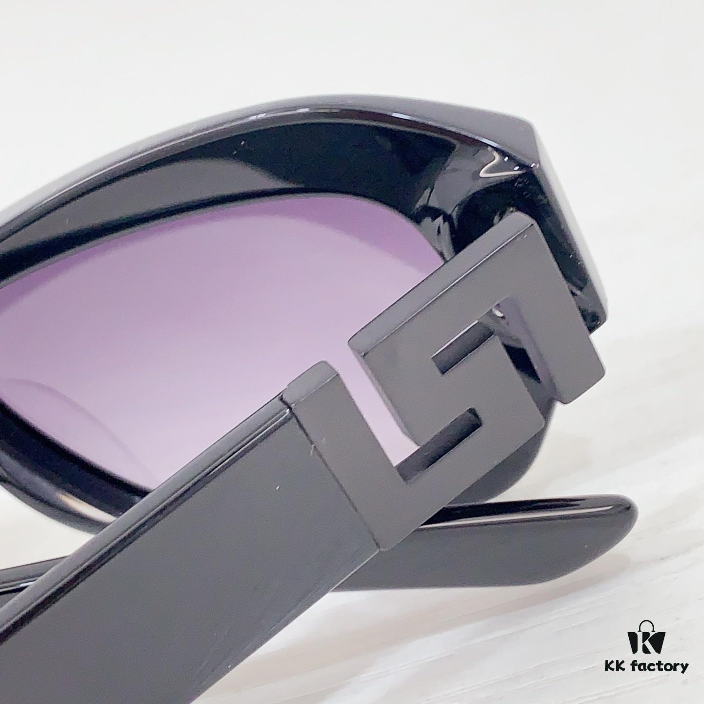 135 VERSACE MOD: VET75 Size: 53□19 145 Sunglasses