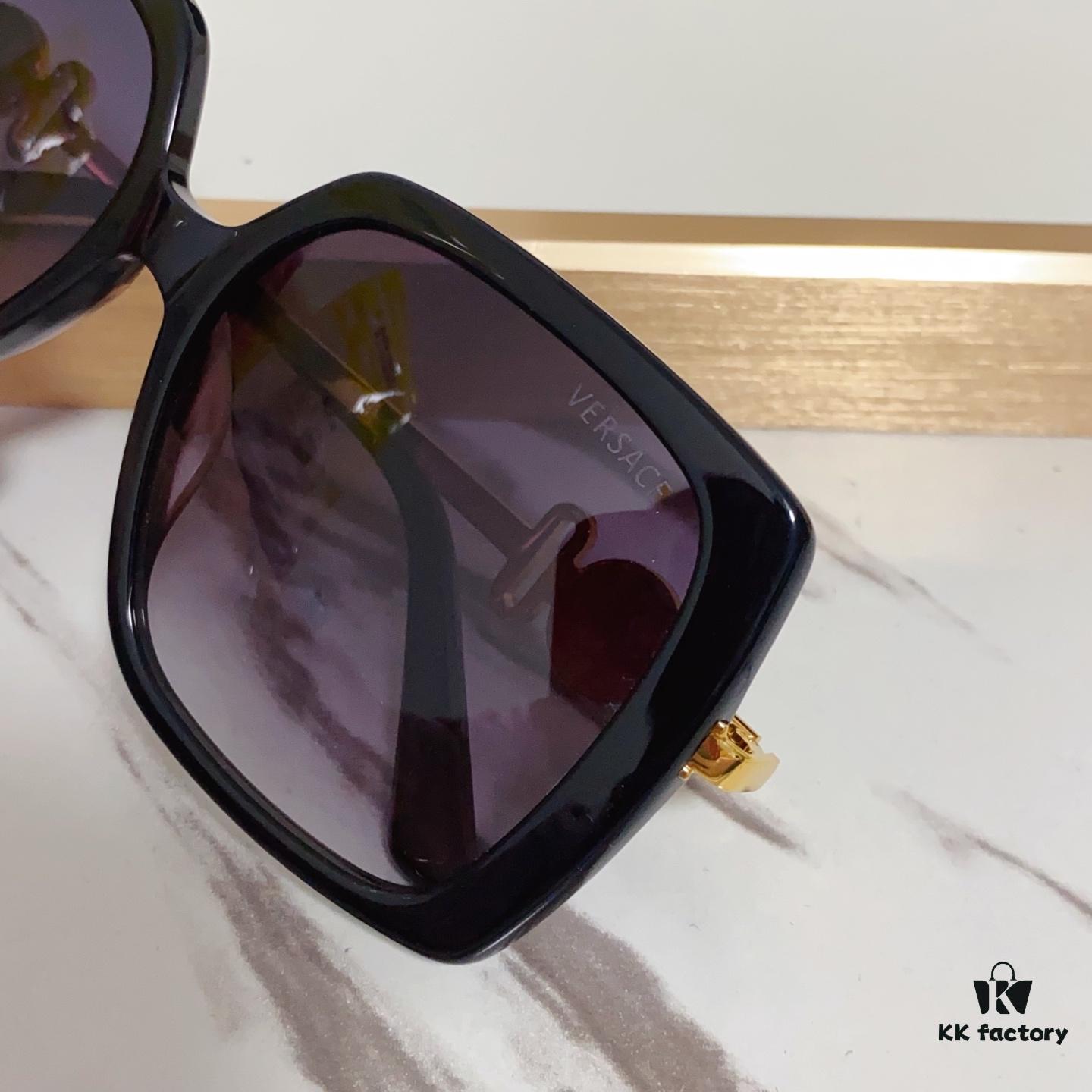 140 VERSACE MOD: VE4467 Size: 54-17-145 Sunglasses