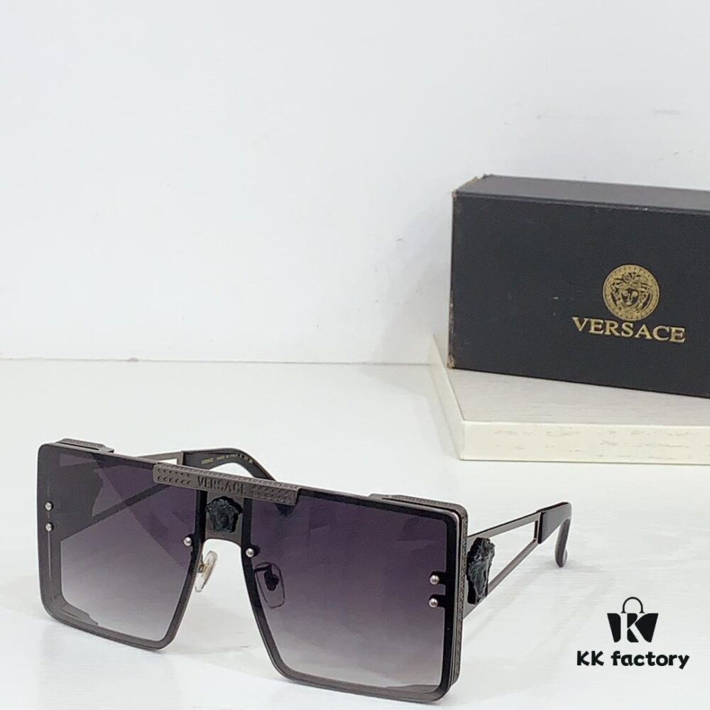 6931f9303a89a121ed54a5af 130 VERSACE VE6720 Size: 67-14-145 Sunglasses