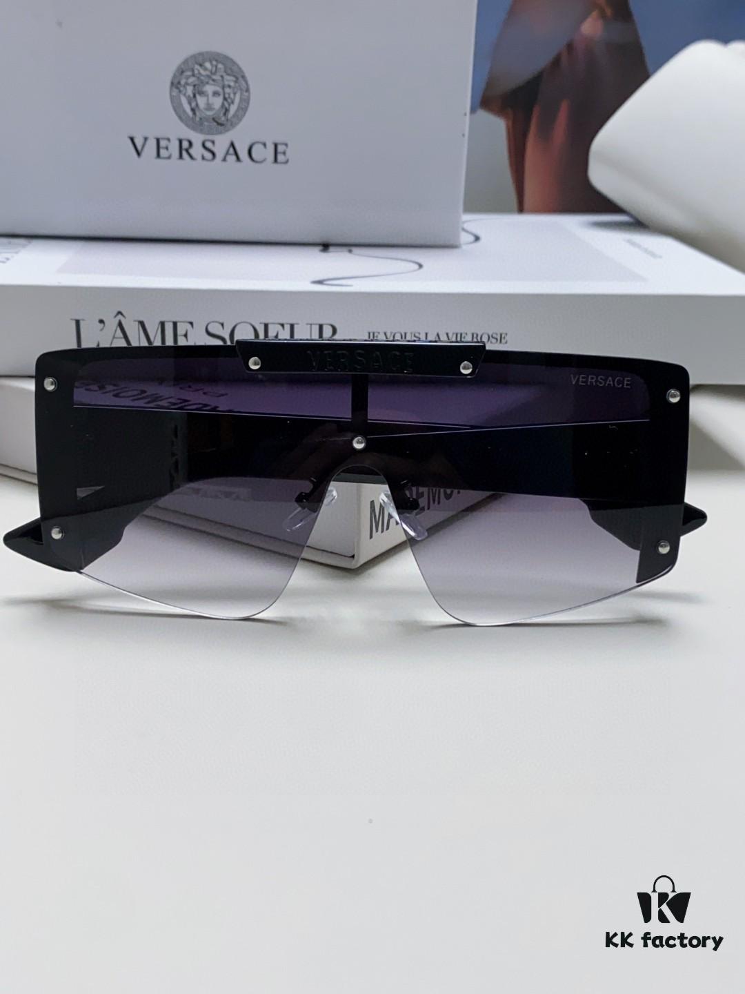 6931f9393a89a121ed54a636 VERSACE Versace Runway Collection Selection - Vibrant and Bold Colors