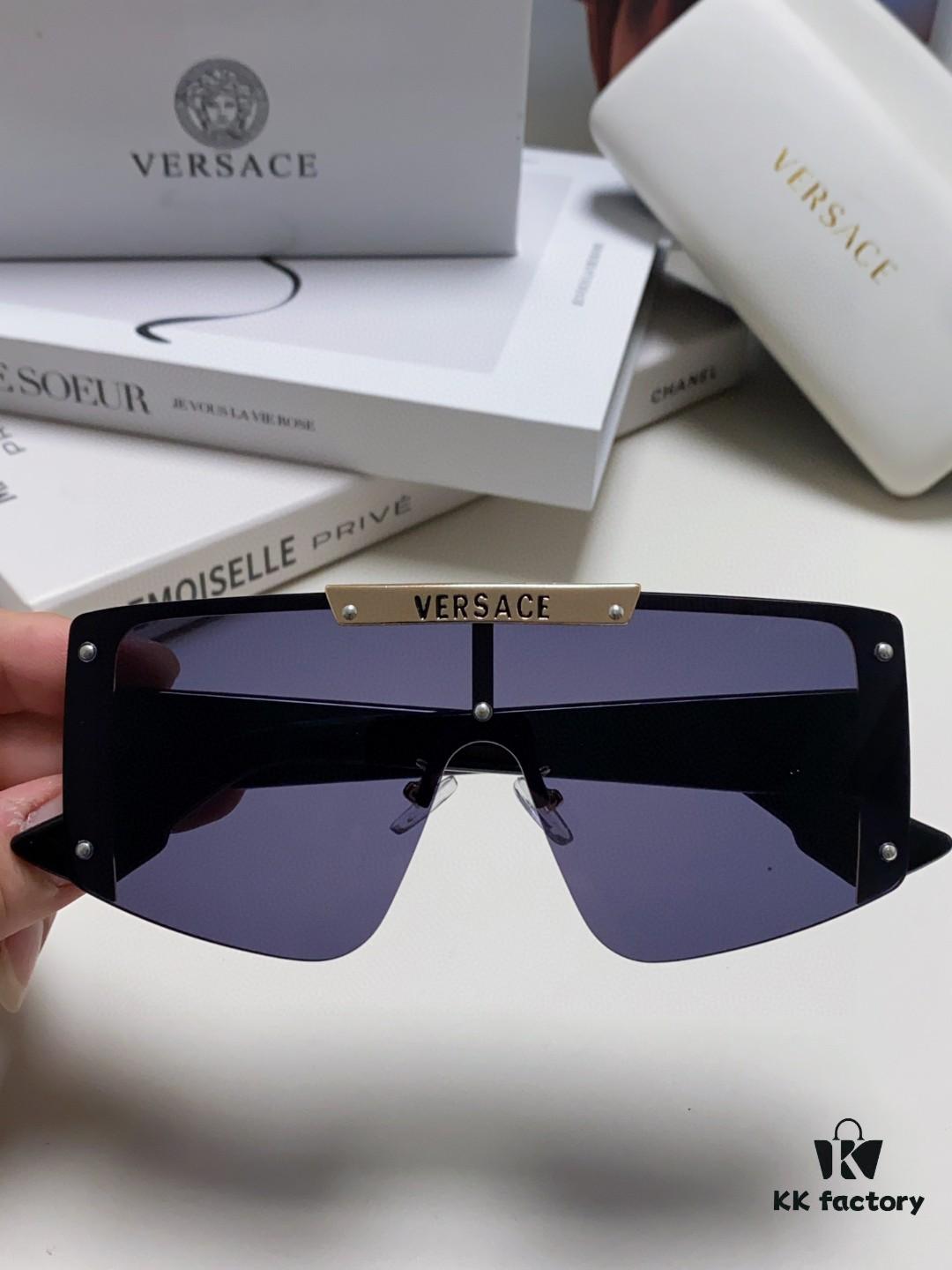 6931f93a3a89a121ed54a63d VERSACE Versace Runway Collection Selection - Vibrant and Bold Colors
