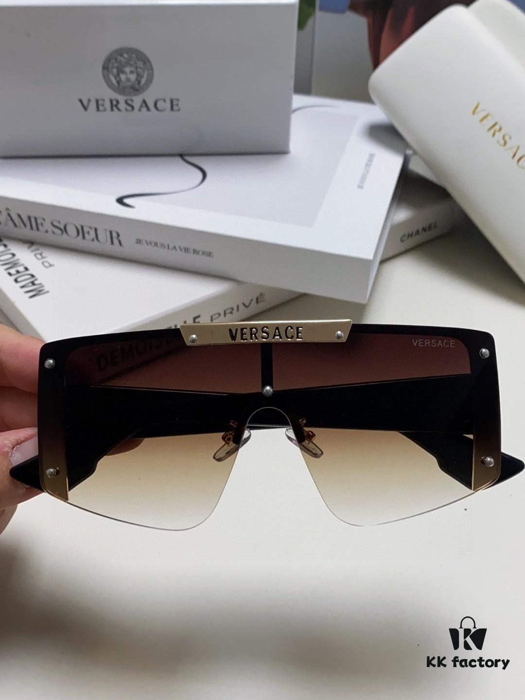6931f93a3a89a121ed54a646 VERSACE Versace Runway Collection Selection