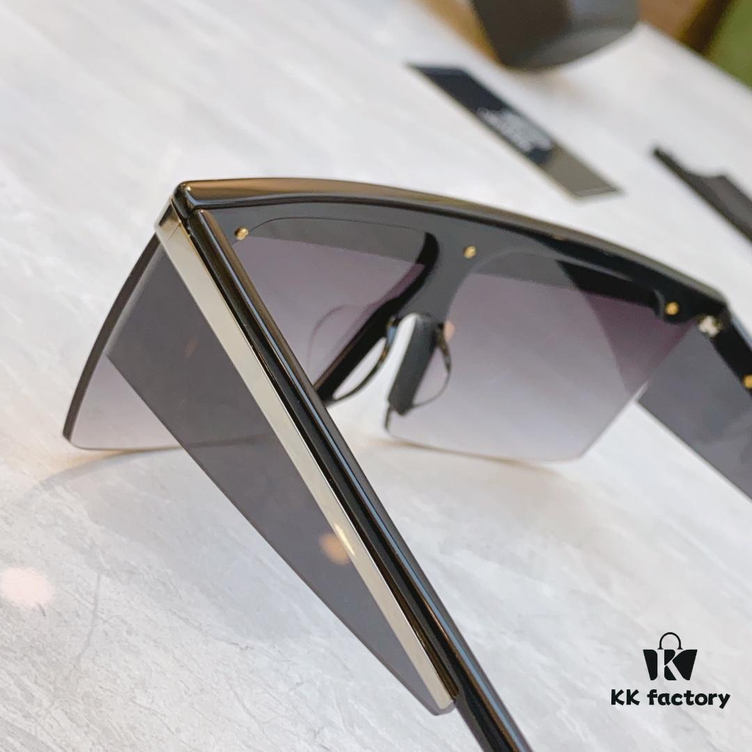 VERSACE New Arrival Sunglasses, Model: 2254, Size: 44 □ 144-155