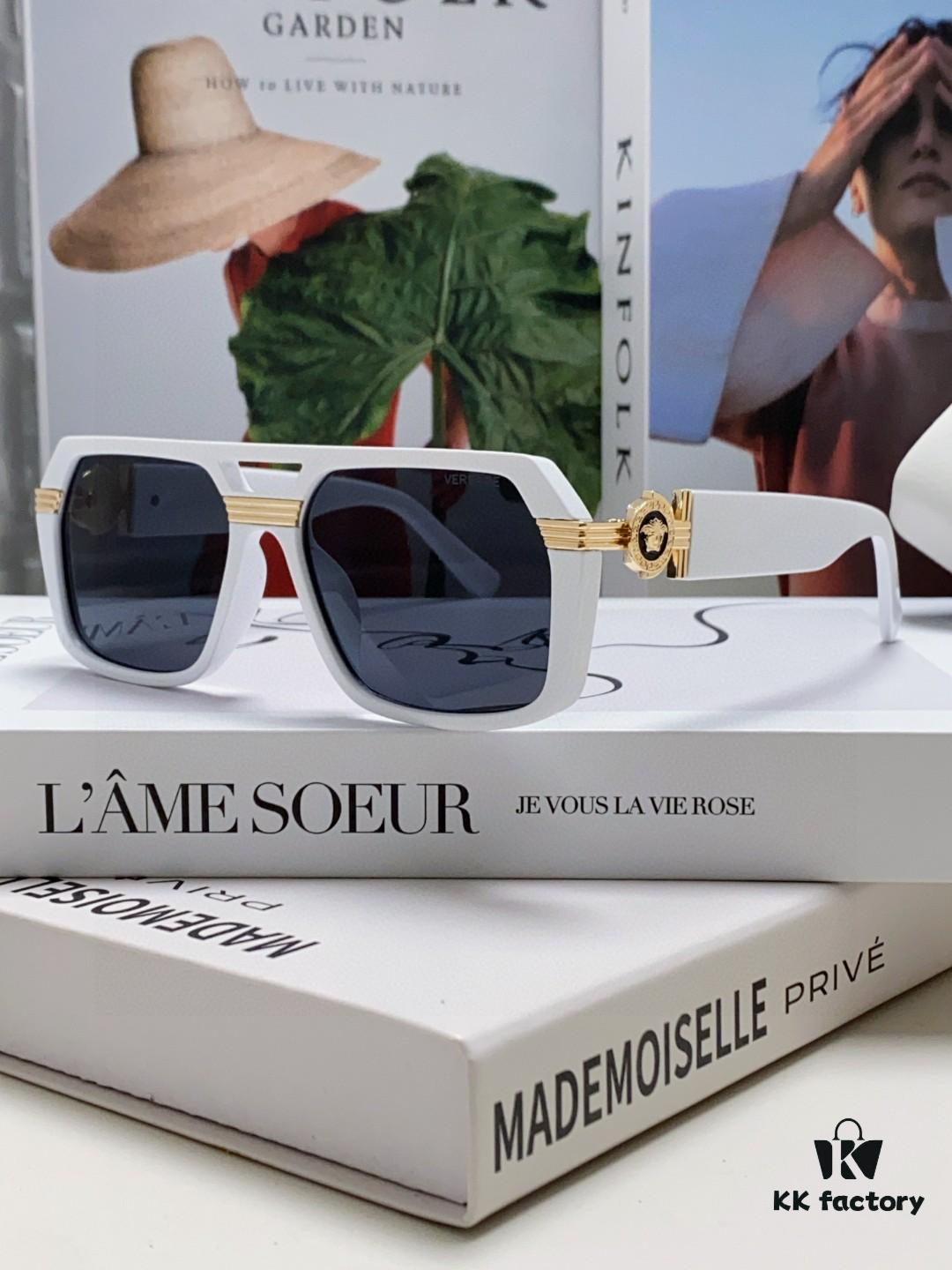 6931f9523a89a121ed54a787 VERSACE Unisex Classic Black and Gold Fashion Sunglasses VE4399