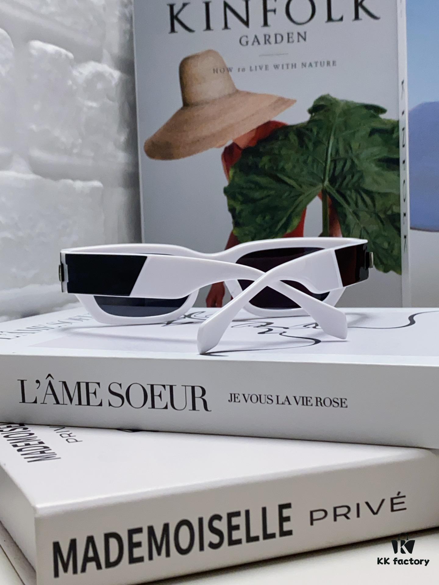 VERSACE 2024 New Classic Top Sunglasses, Rectangular Color-Block Street-Chic Unisex Eyewear