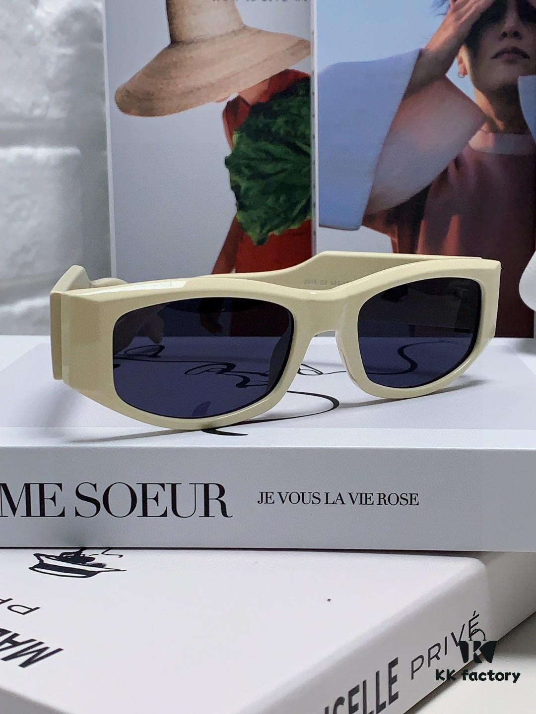 6931f9963a89a121ed54ab3d Versace 2014 New Small Frame Sunglasses for Women, Stylish Letter Design Unisex Square Sunglasses, Vintage-Inspired Men's and Women's Eyewear