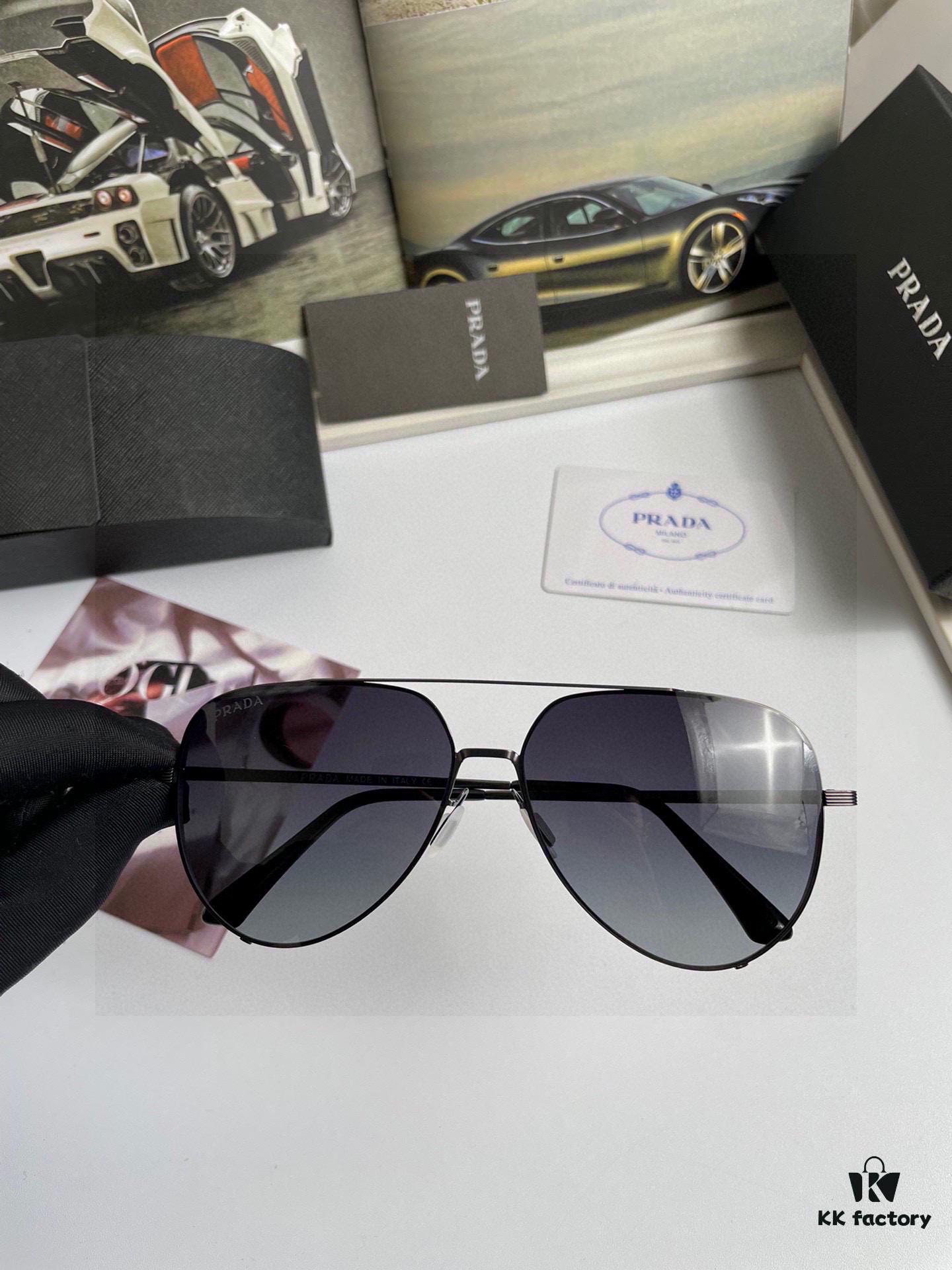 New Arrival💥 Brand: Prada Prada High-Quality Unisex Original Single-Piece Sunglasses 🕶️