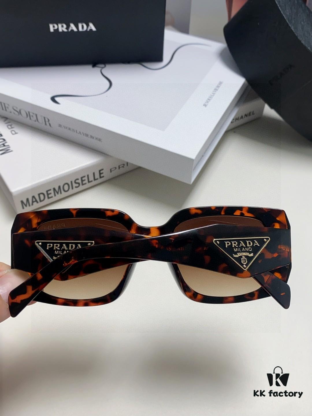 6931f9a93a89a121ed54ac2a Prada 2025 New Retro Inverted Triangle Logo Sunglasses for Women, Stylish and Elegant Square Frame, Slimming Design