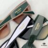 140 PRADA MOD: SPR32S Size: 53 20-145 Sunglasses