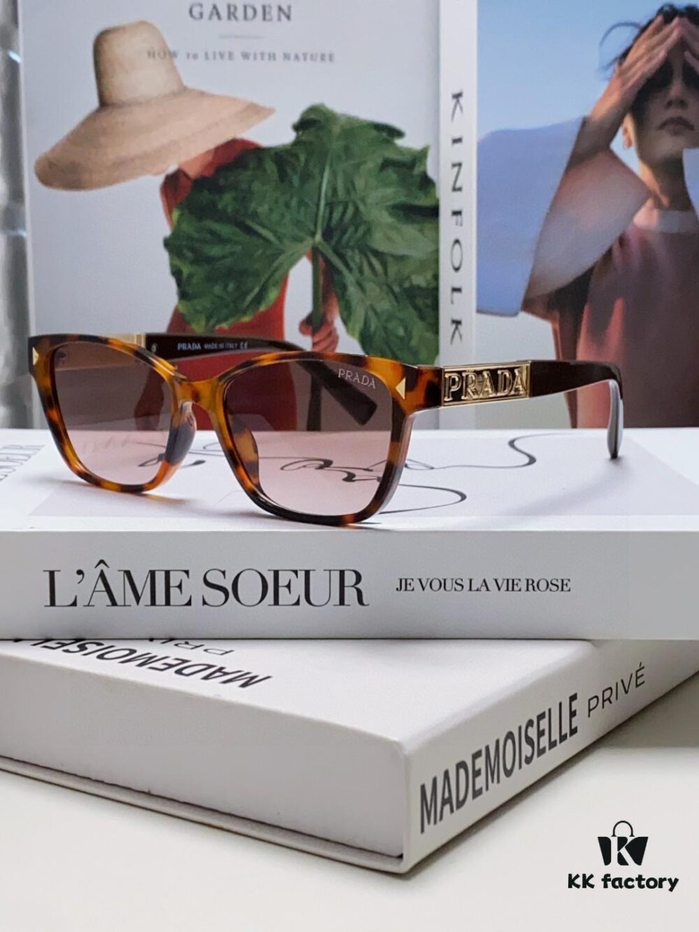 Prada 2024 New Arrival Retro-Style Oversized Sunglasses Unisex UV-Protection Driving Glasses