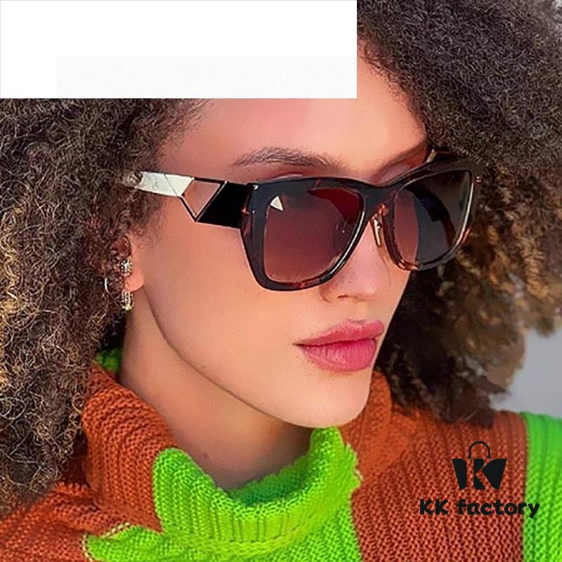 Prada 2025 European and American High-End Women's Square Frame Slimming Versatile Sunglasses, Popular Street Snap Sun Protection Eyewear