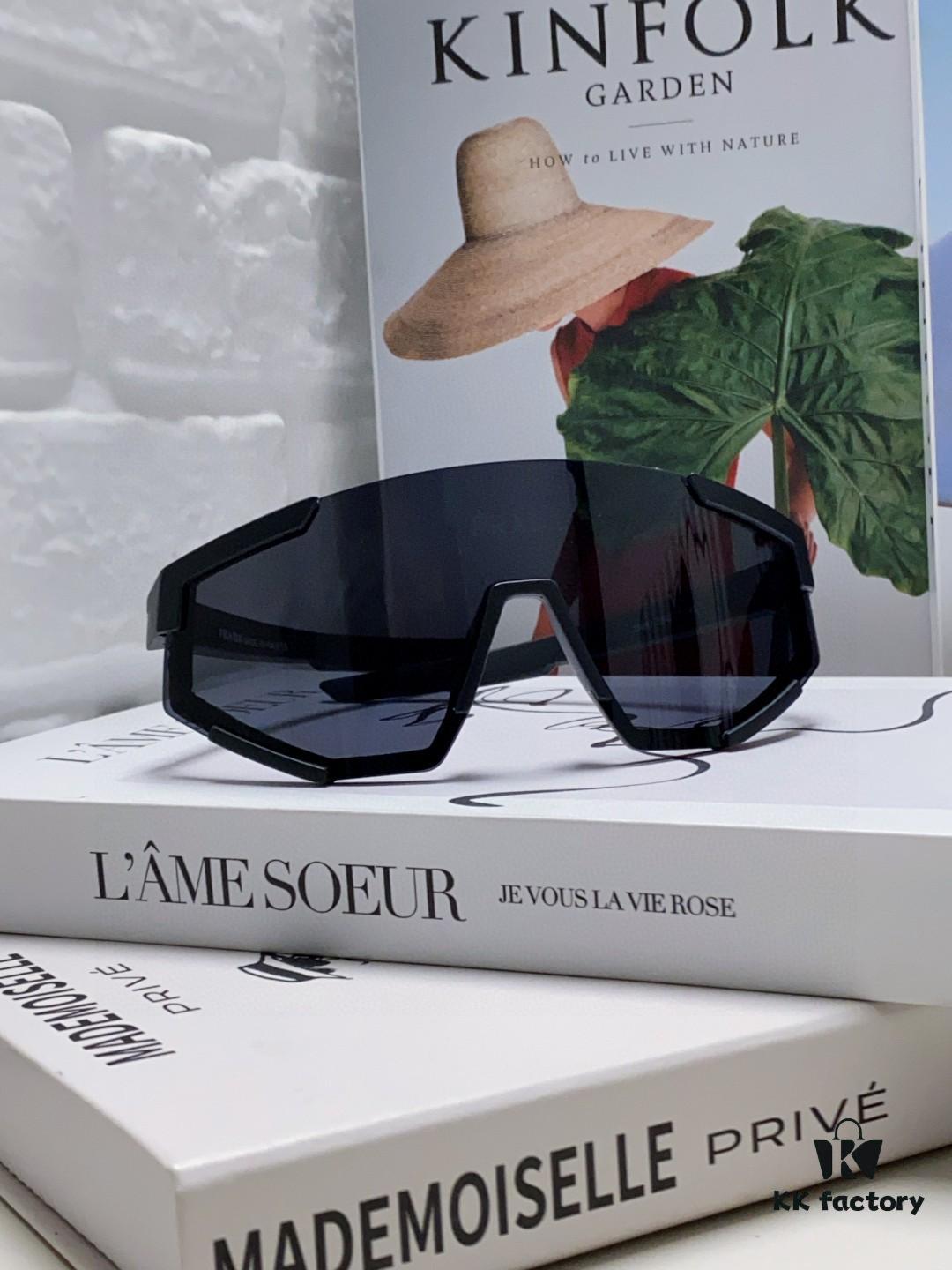 PRADA Unisex Oversized Lightweight UV-Proof Sunglasses for Skiing, Cycling, and Outdoor Use