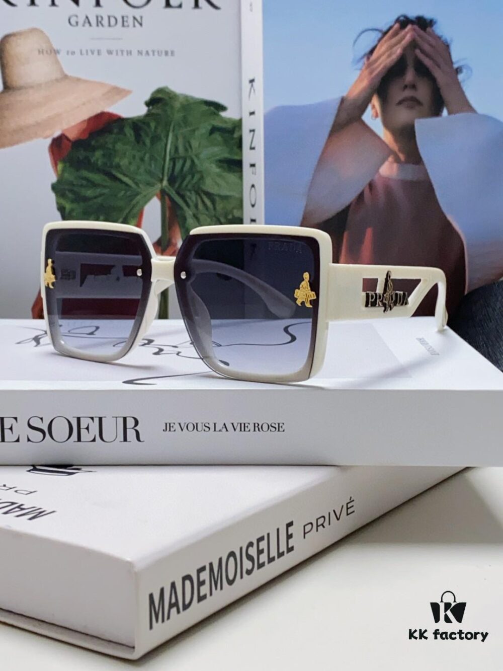 PRADA 2024 New Handheld Suitcase Series Sunglasses
