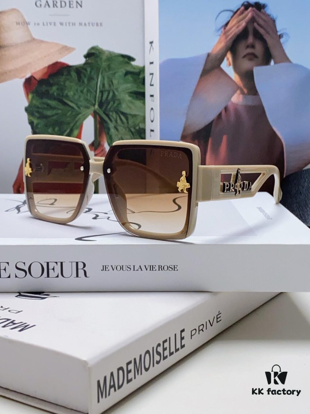 PRADA 2024 New Handheld Suitcase Series Sunglasses