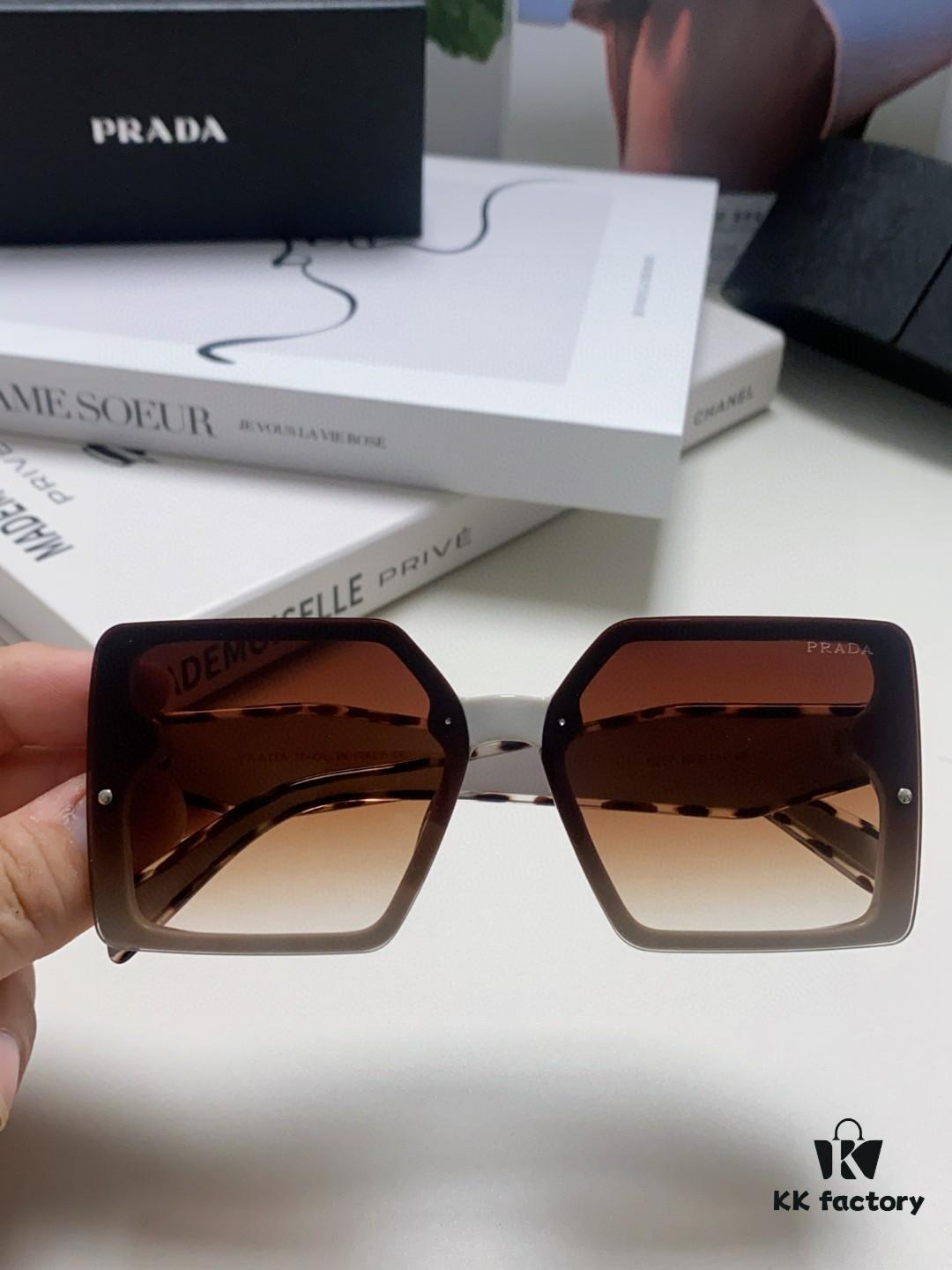 Prada 2024 New Fashion Simple Gradient Sunglasses for Round Face, Stylish Square Korean UV-Protective Retro Ins Sunglasses