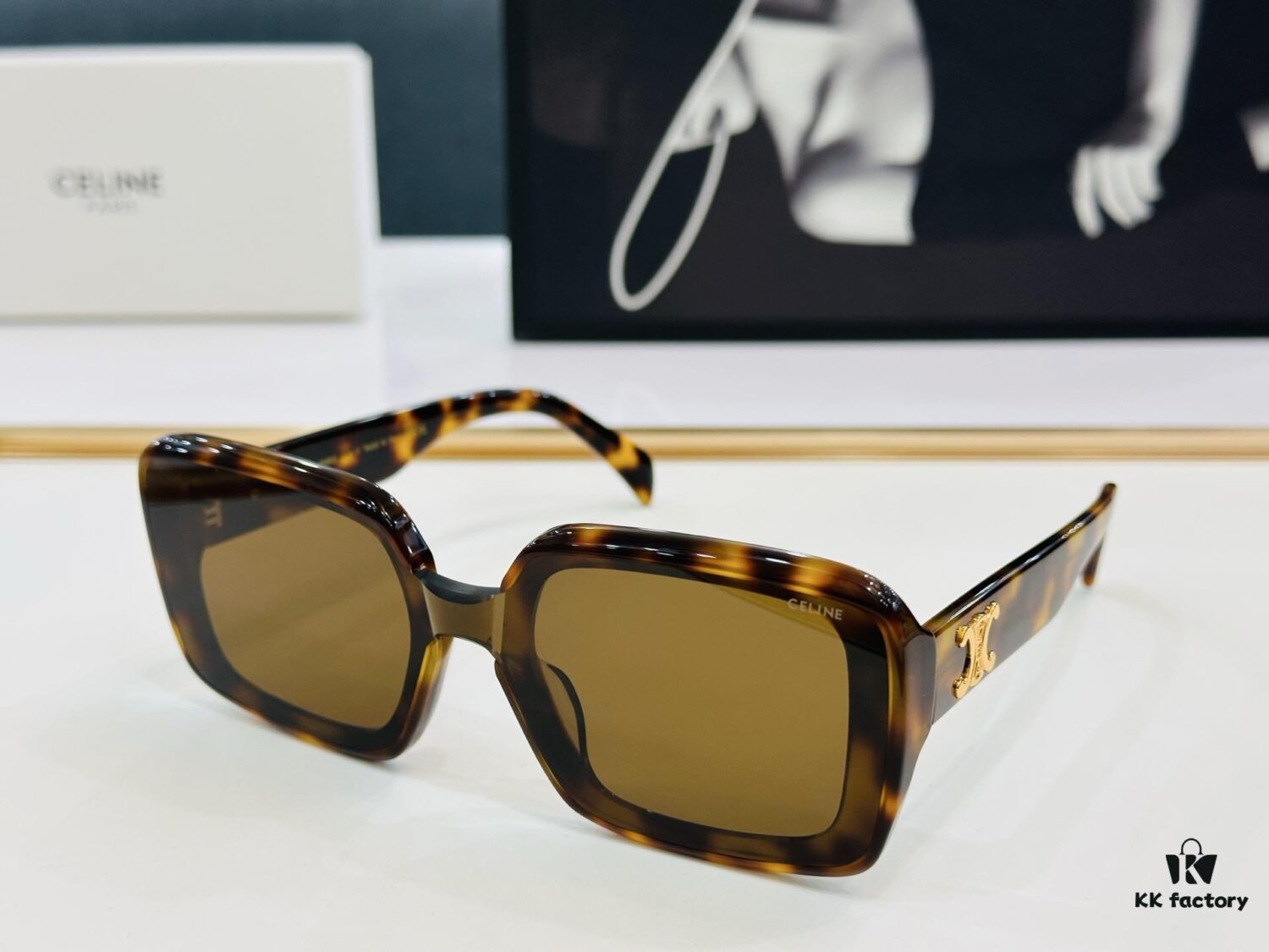 6931fa7a3a89a121ed54b61d CELINE CL42126U Sunglasses Size: 53□24-145